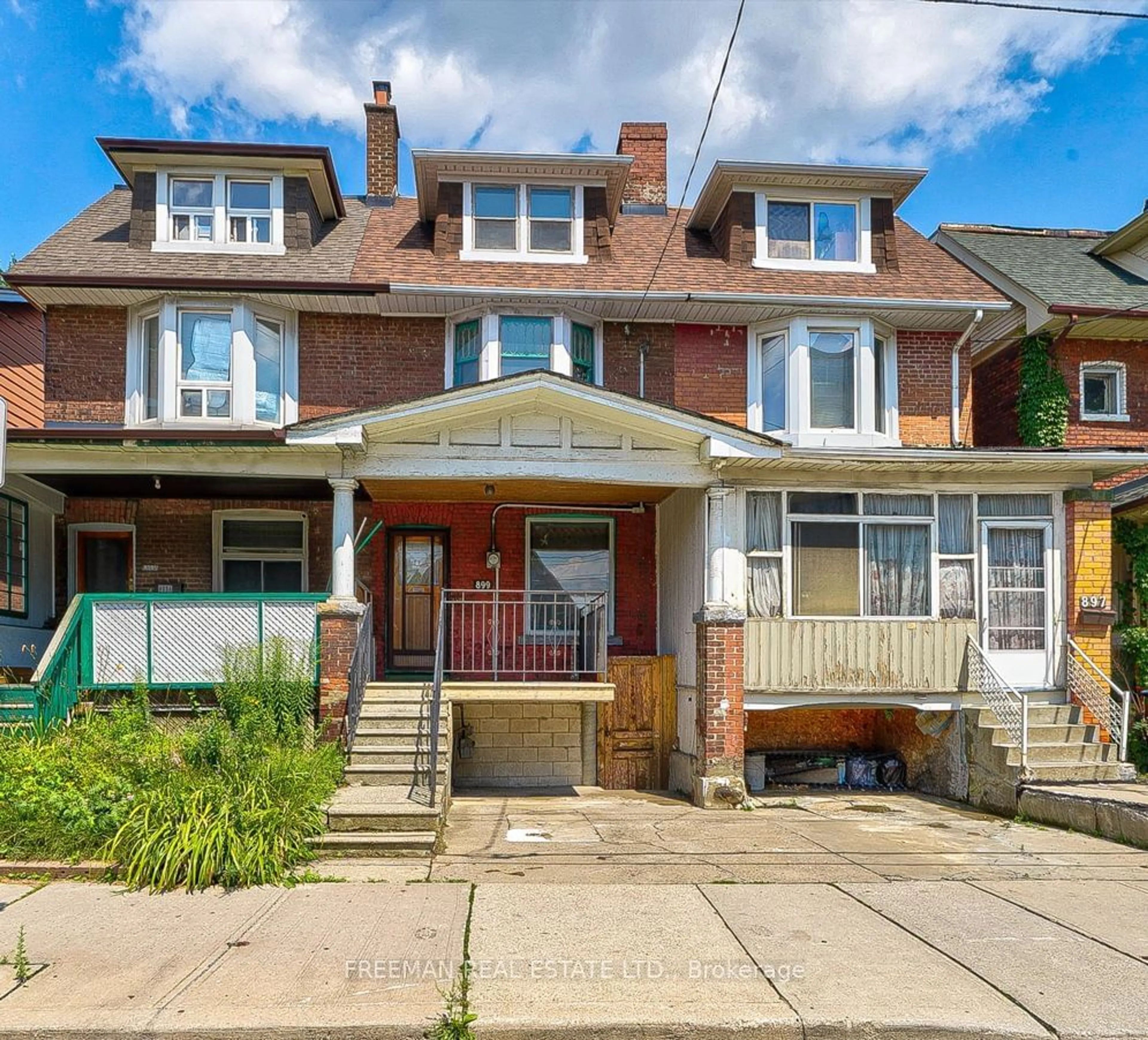 Frontside or backside of a home for 899 Bathurst St, Toronto Ontario M5R 3G4