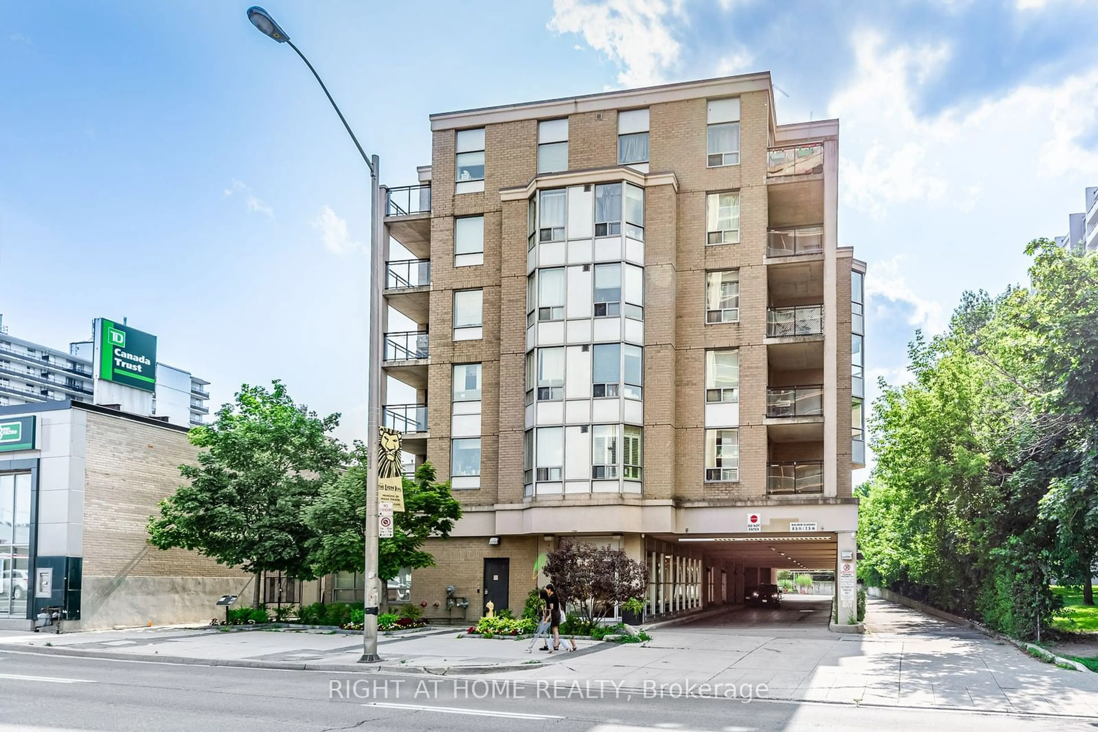 A pic from exterior of the house or condo for 5940 Yonge St #607, Toronto Ontario M2M 4M6