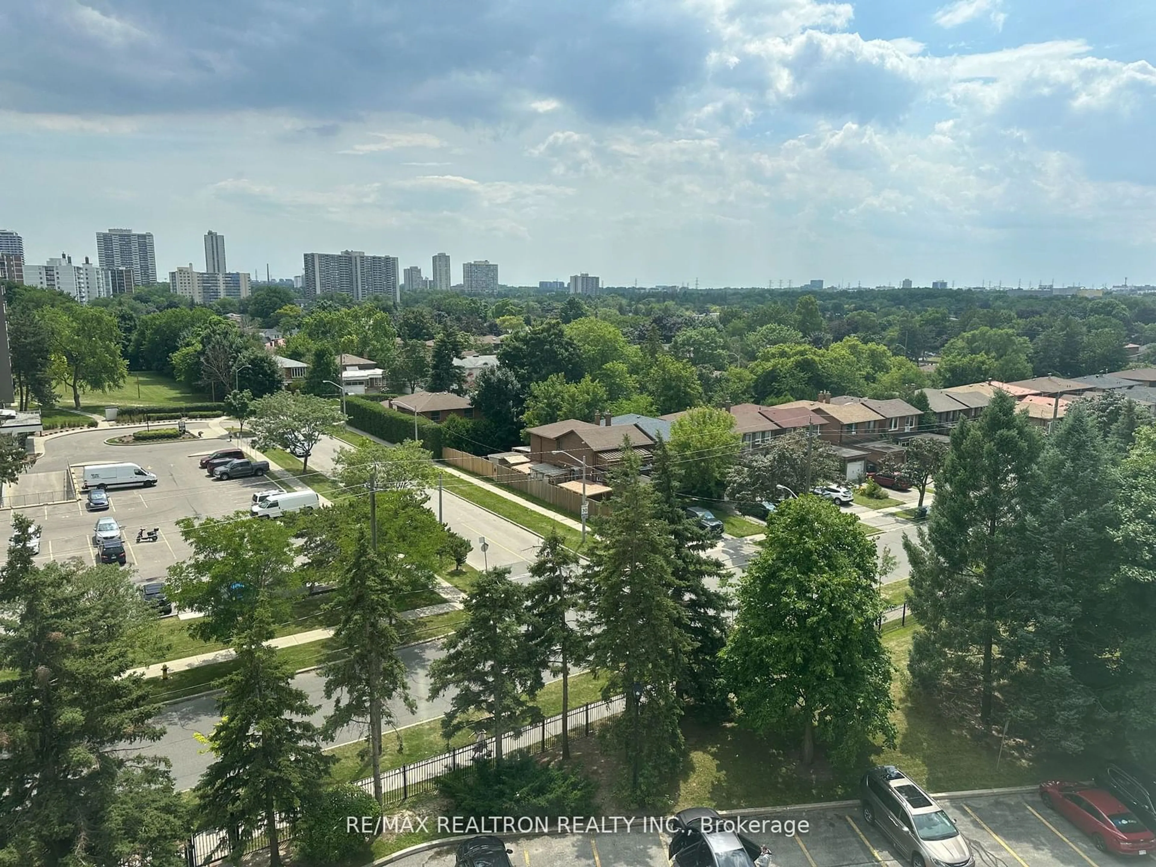 Lakeview for 1121 Steeles Ave #802, Toronto Ontario M2R 2W7