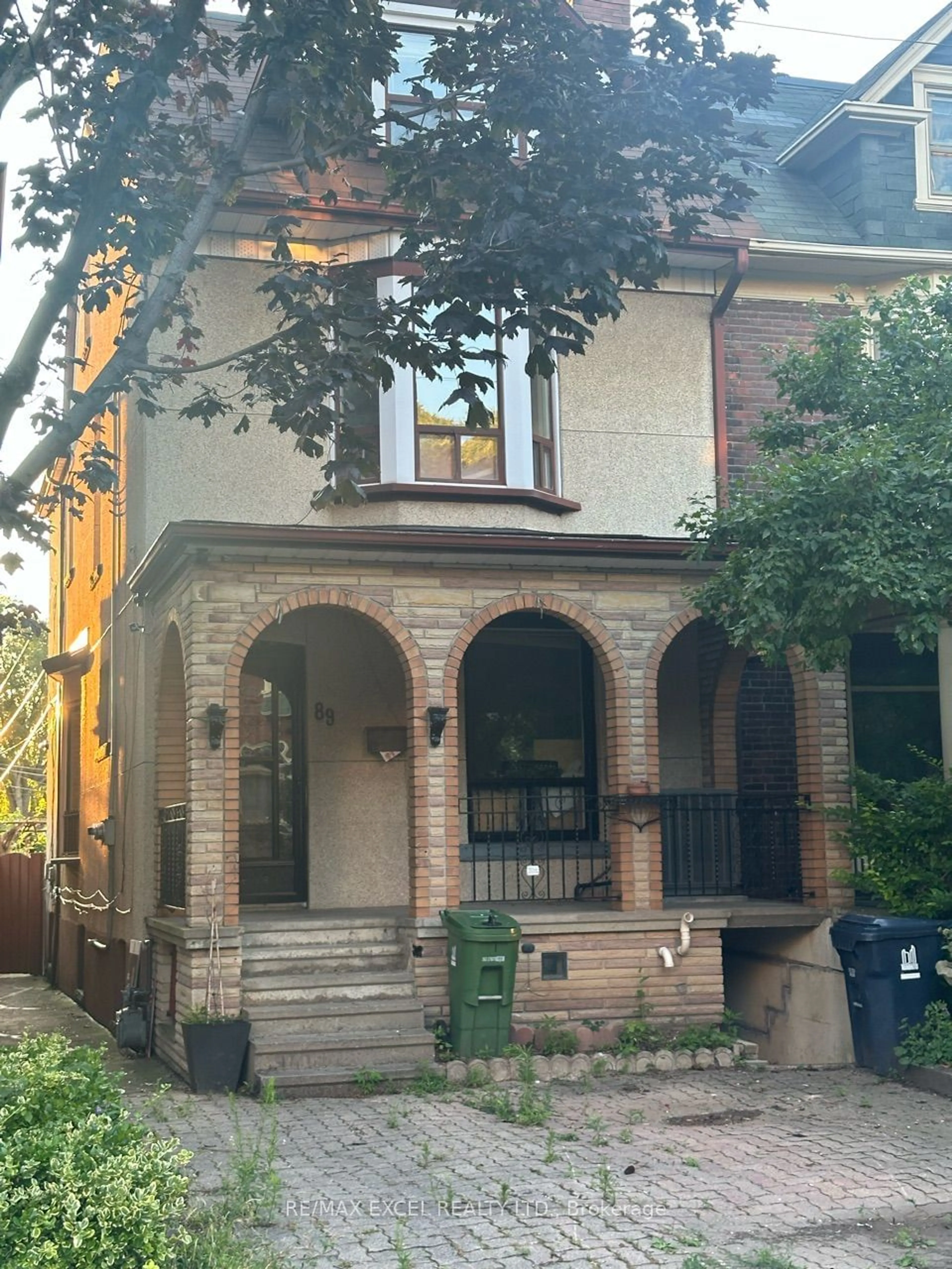 Home with brick exterior material for 89 Concord Ave, Toronto Ontario M6H 2P2