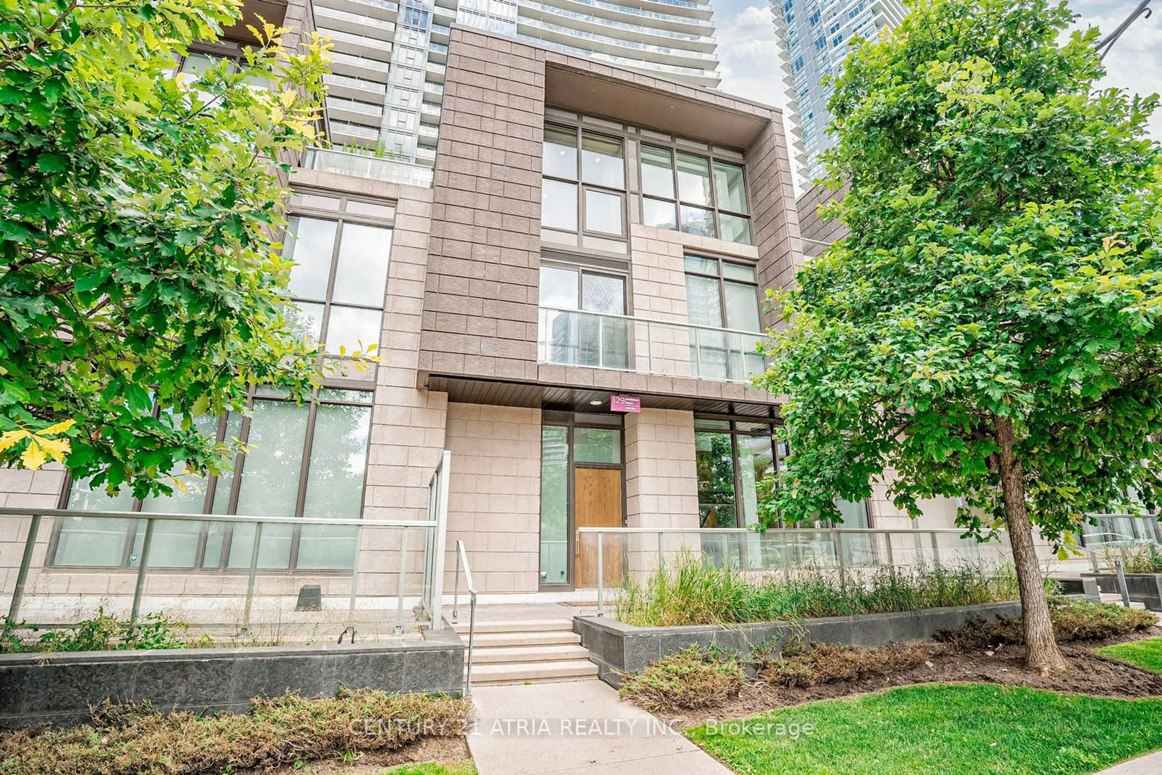 A pic from exterior of the house or condo for 129 Mcmahon Dr #Th03, Toronto Ontario M2K 0C2