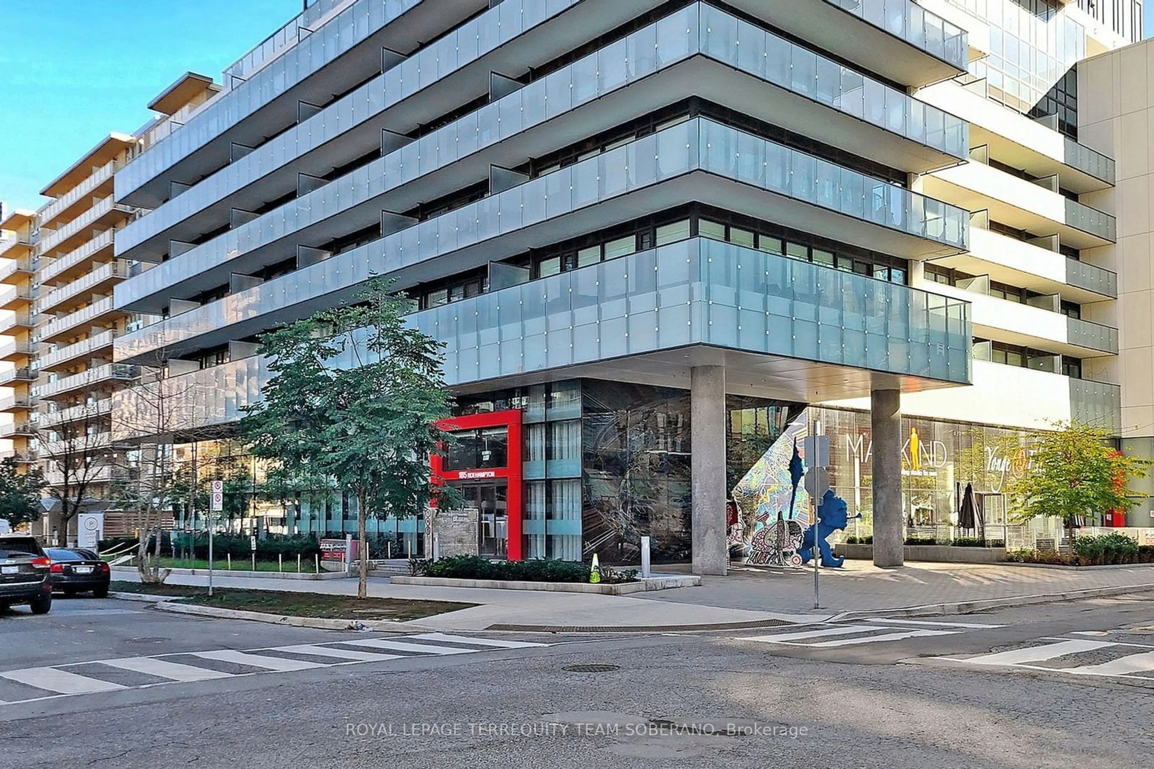 A pic from exterior of the house or condo for 185 Roehampton Ave #1811, Toronto Ontario M4P 0C6