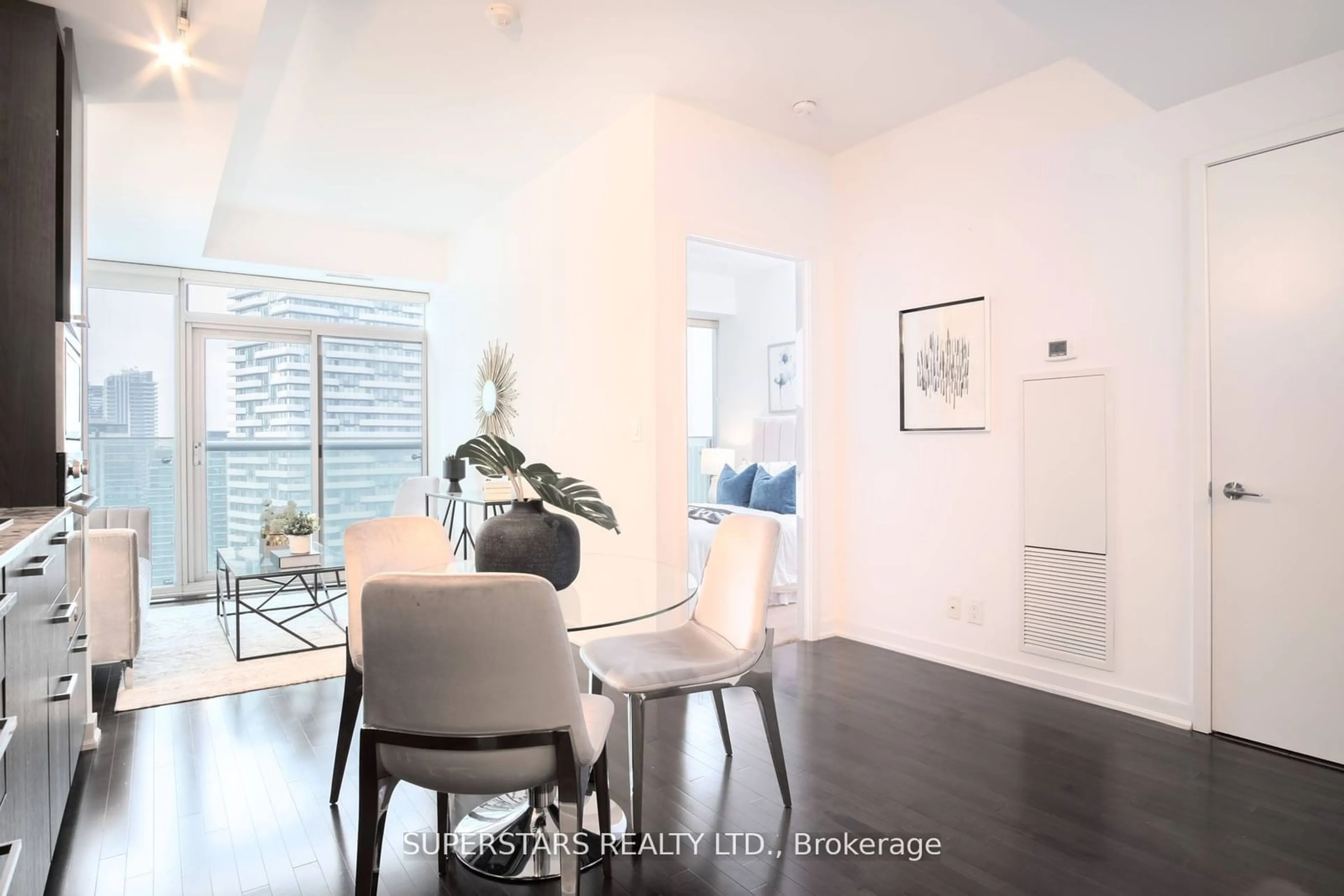 A pic of a room for 12 York St #4911, Toronto Ontario M5J 0A9
