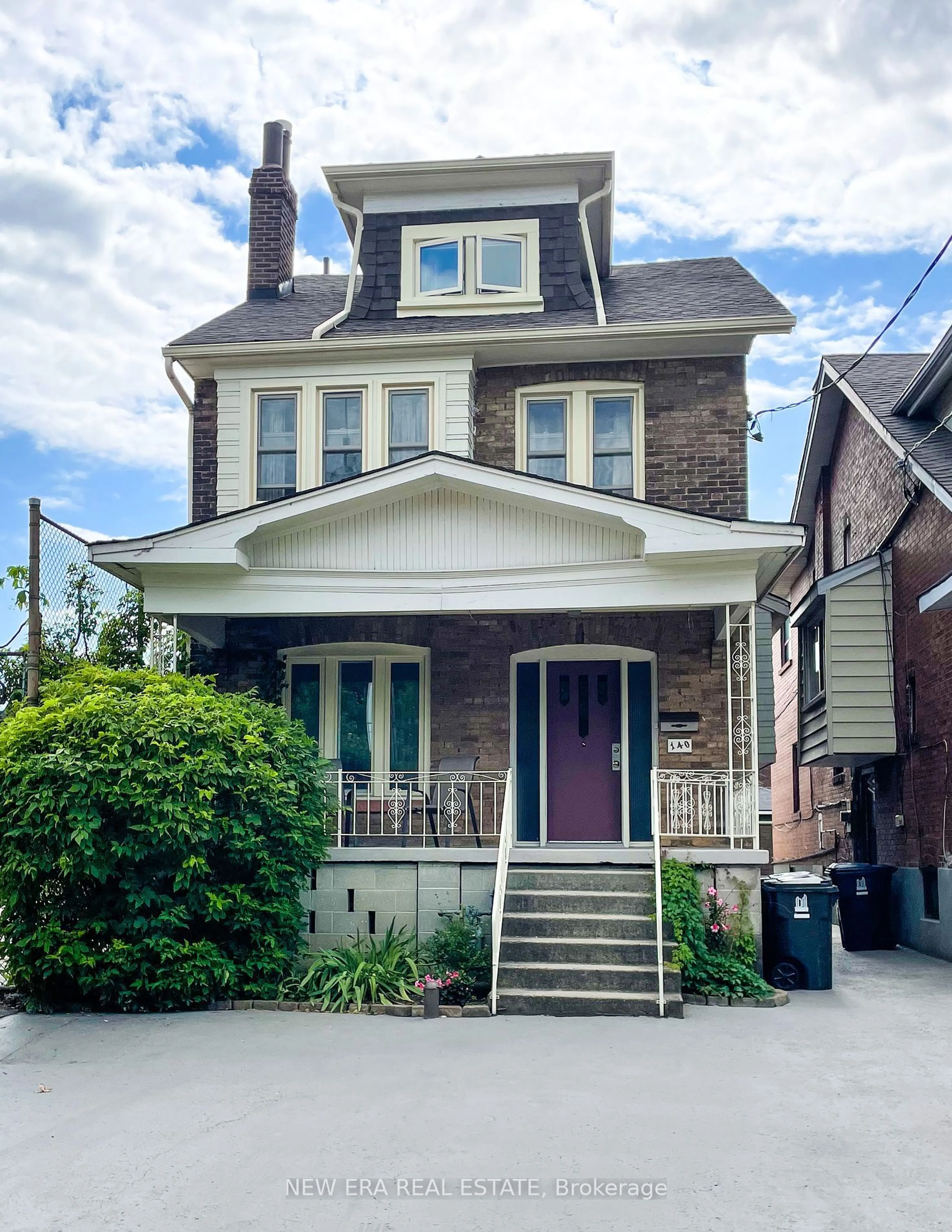 Frontside or backside of a home for 140 Northcliffe Blvd, Toronto Ontario M6E 3K6