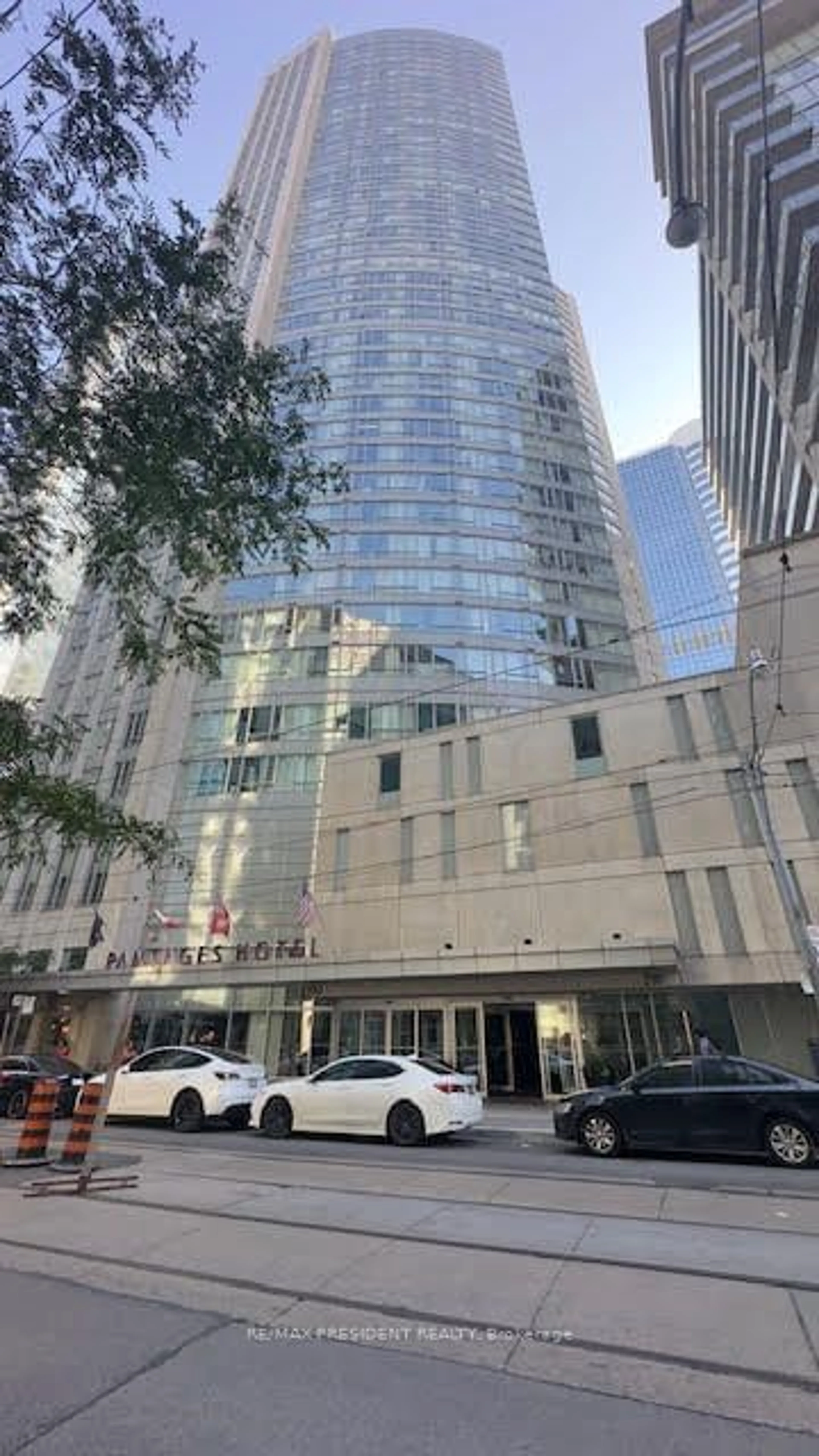 A pic from exterior of the house or condo for 210 Victoria St #2703, Toronto Ontario M5B 2R3