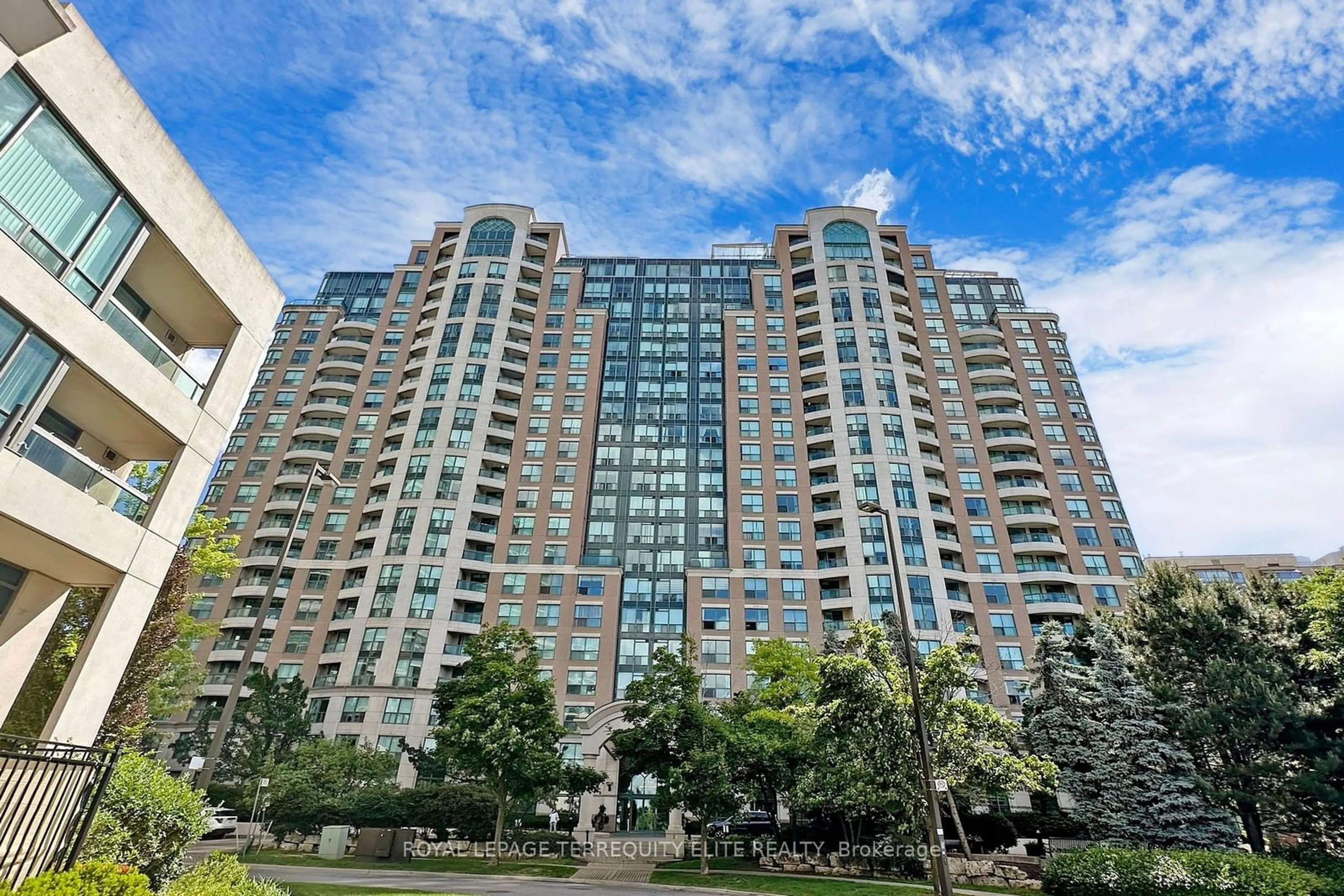 A pic from exterior of the house or condo for 23 Lorraine Dr #1912, Toronto Ontario M2N 6Z6