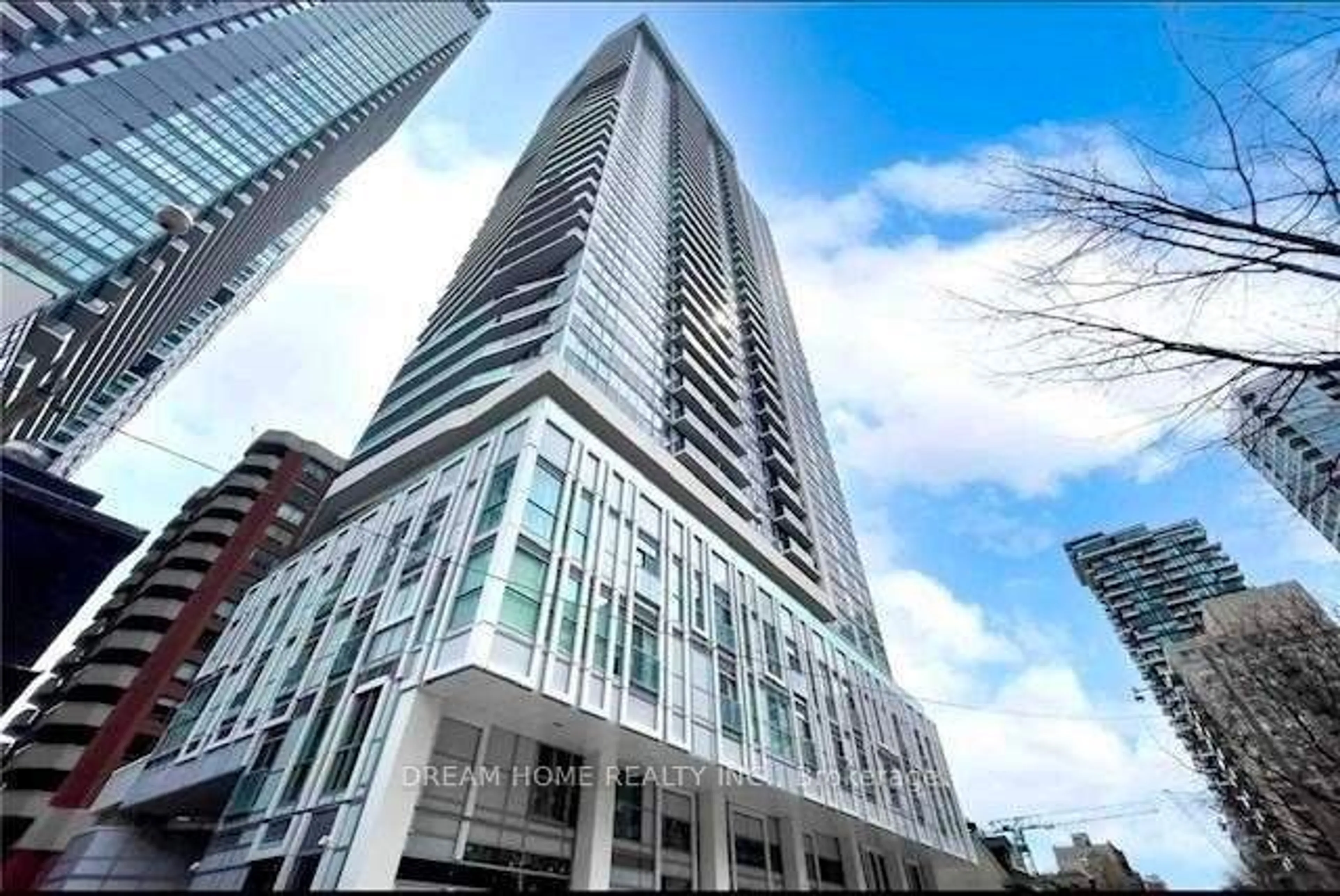 A pic from exterior of the house or condo for 77 Mutual St #1810, Toronto Ontario M5B 2A9