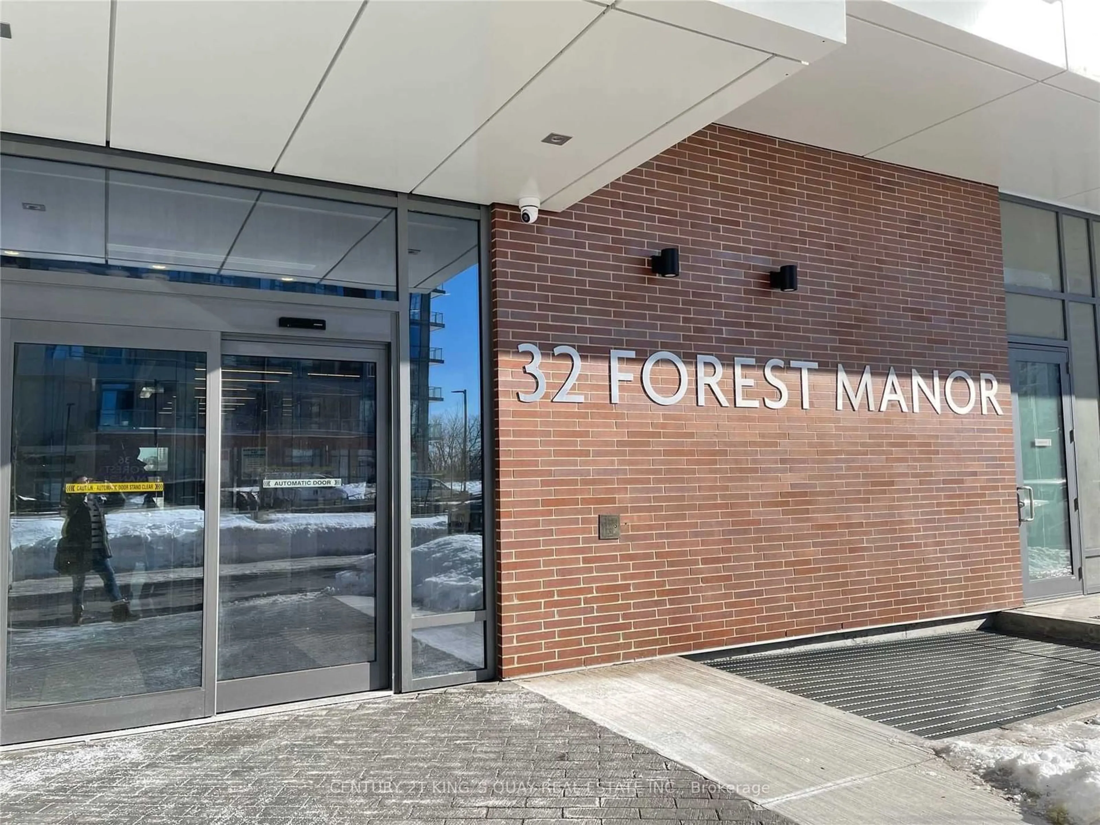 Indoor foyer for 32 Forest Manor Rd #3004, Toronto Ontario M2J 0H2