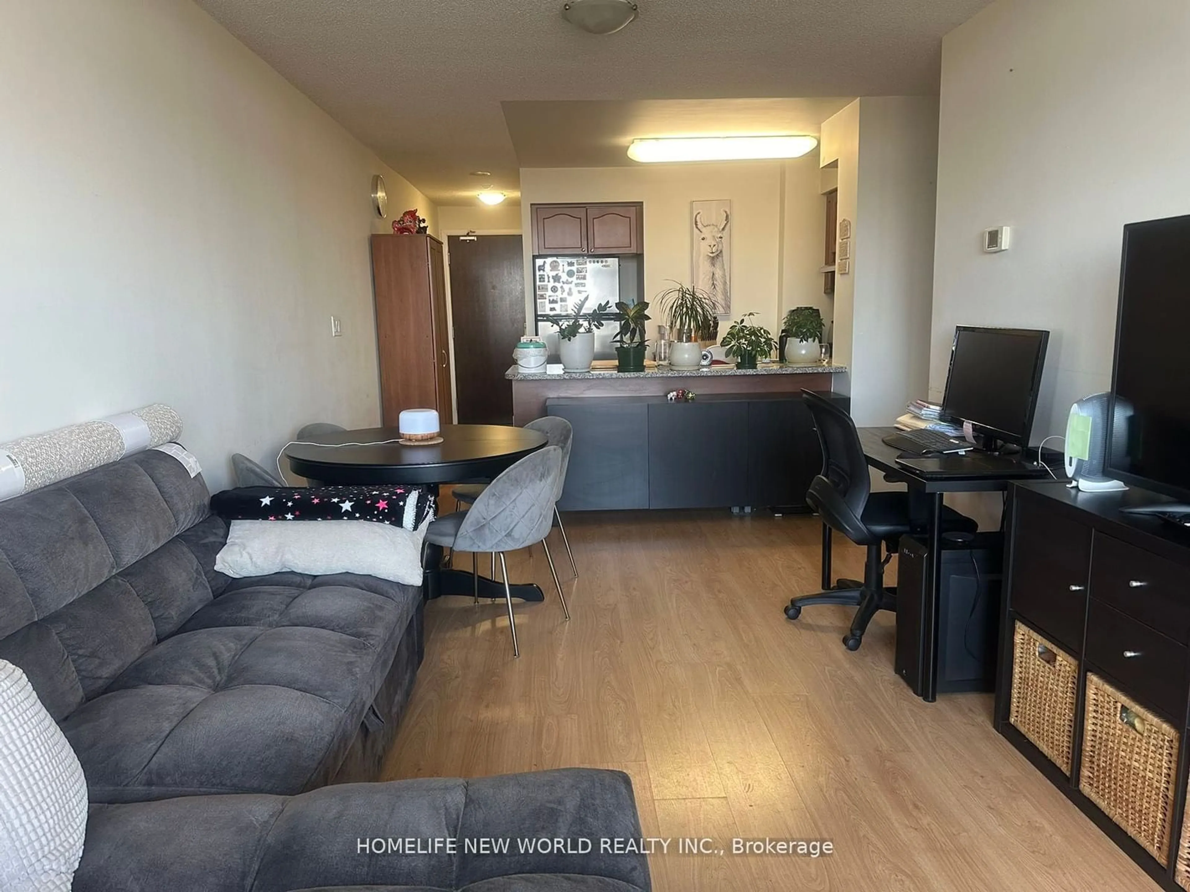 A pic of a room for 35 Hollywood Ave #1601, Toronto Ontario M2N 0A9