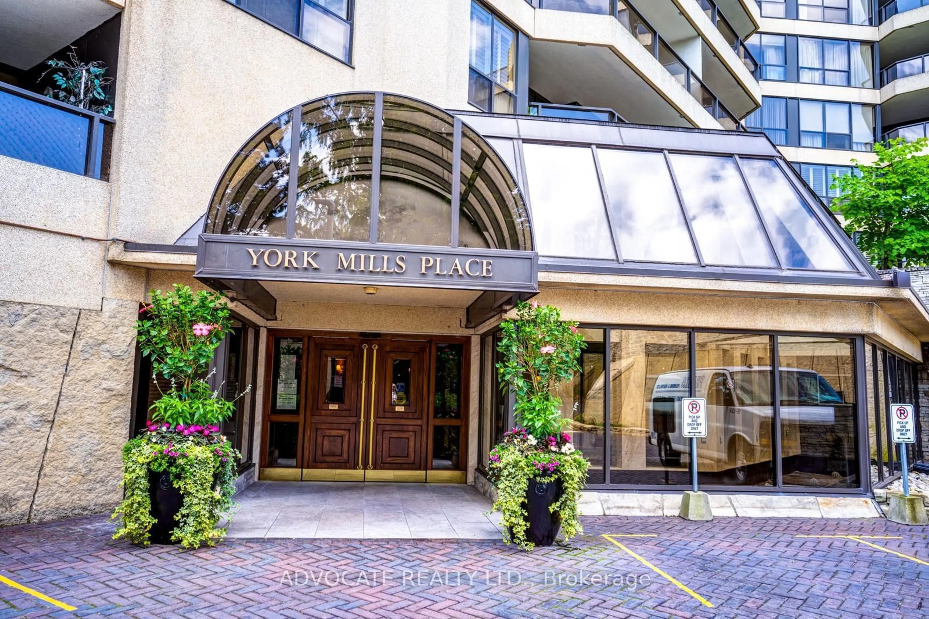 Indoor lobby for 3900 Yonge St #601, Toronto Ontario M4N 3N6