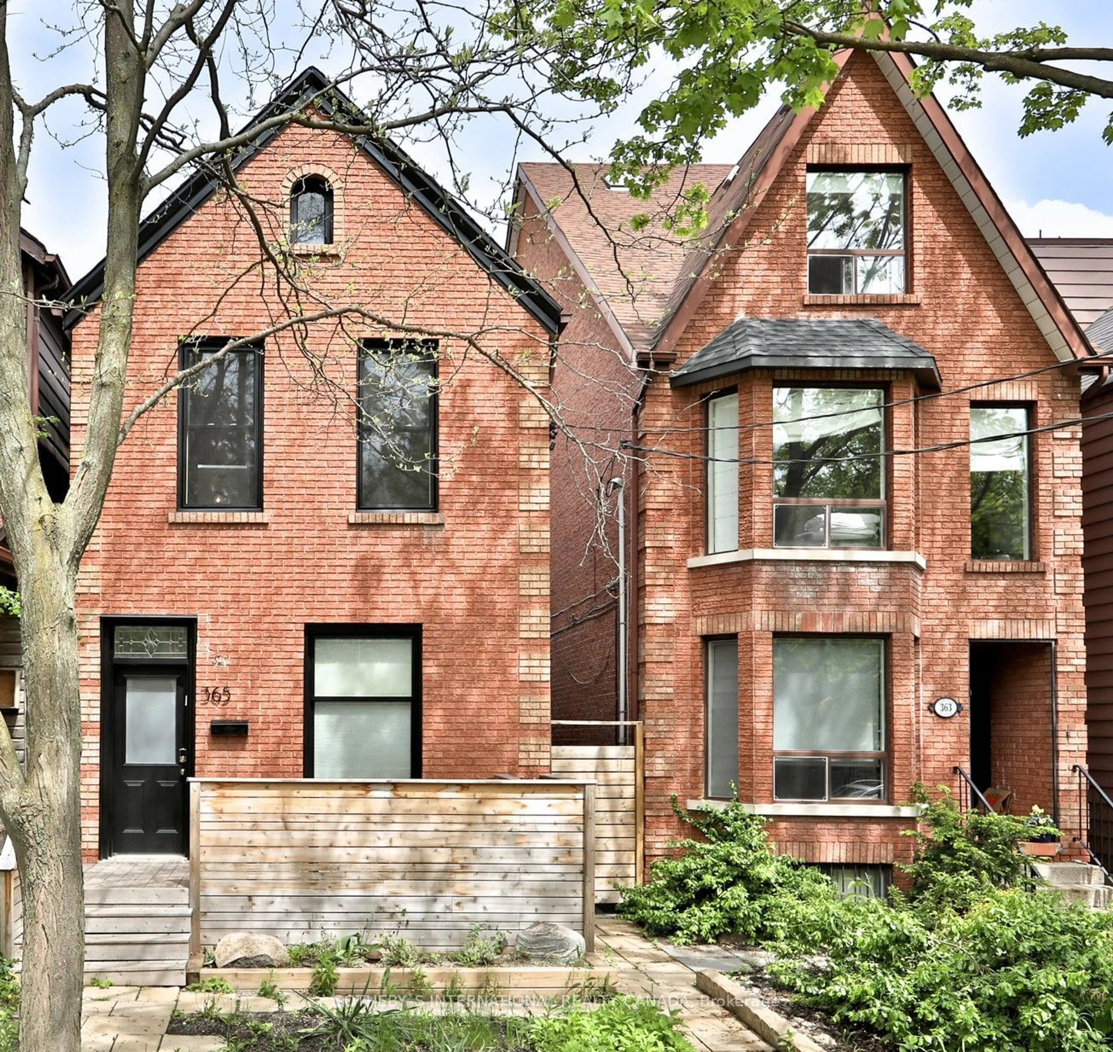 Home with brick exterior material for 365 Howland Ave, Toronto Ontario M5R 3C1