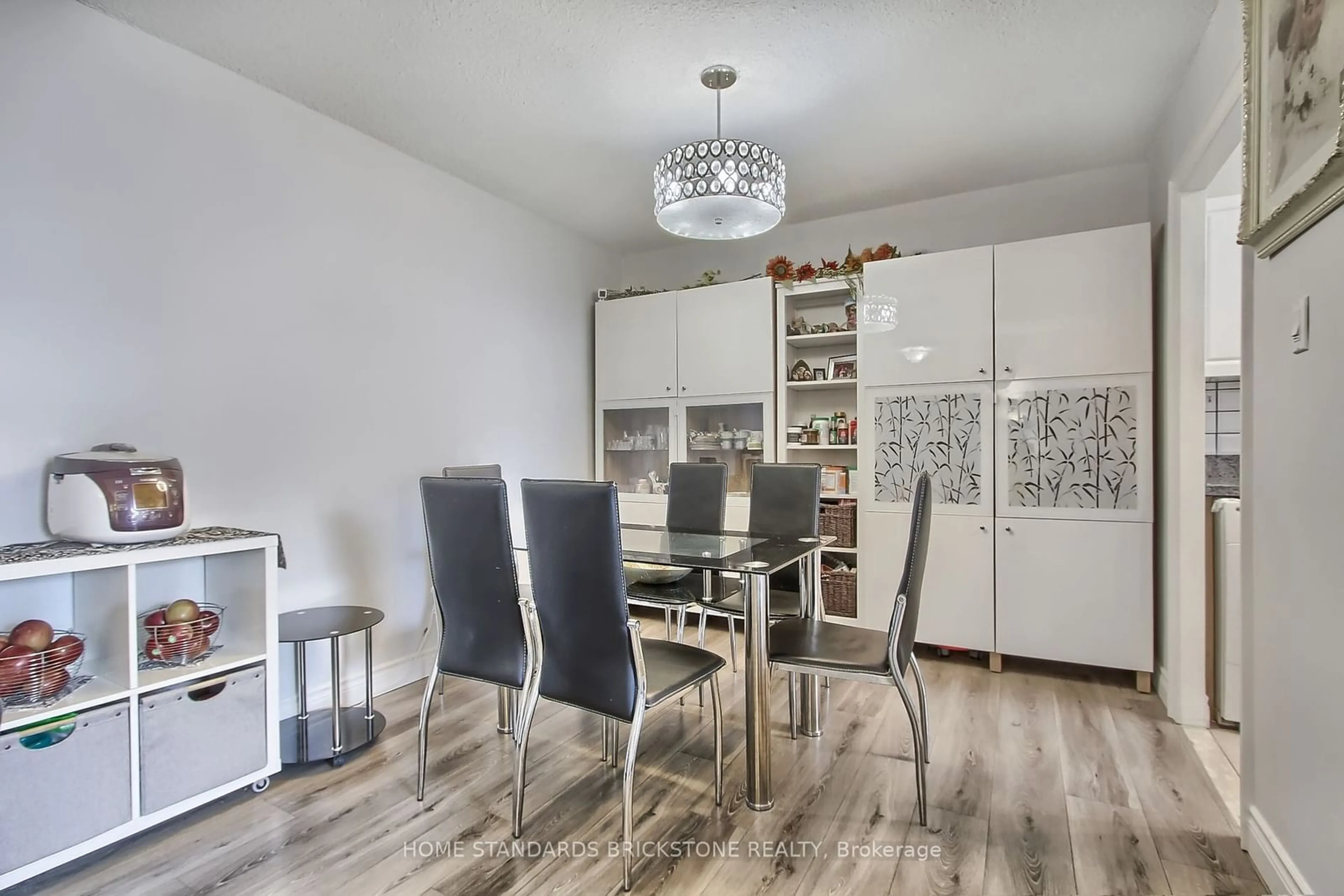 Dining room for 205 Hilda Ave #808, Toronto Ontario M2M 4B1