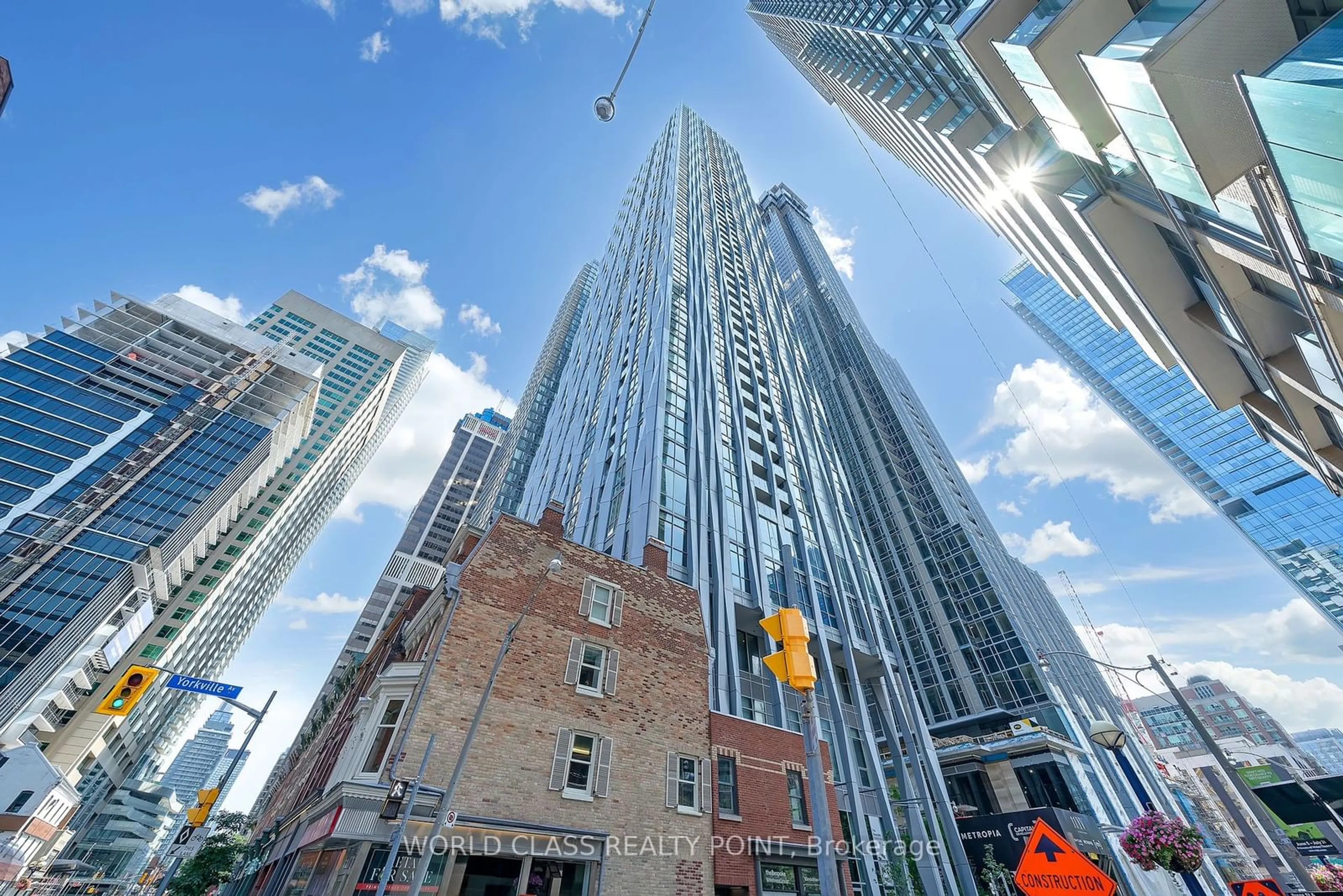A pic from exterior of the house or condo for 1 Yorkville Ave #2712, Toronto Ontario M4W 0B1