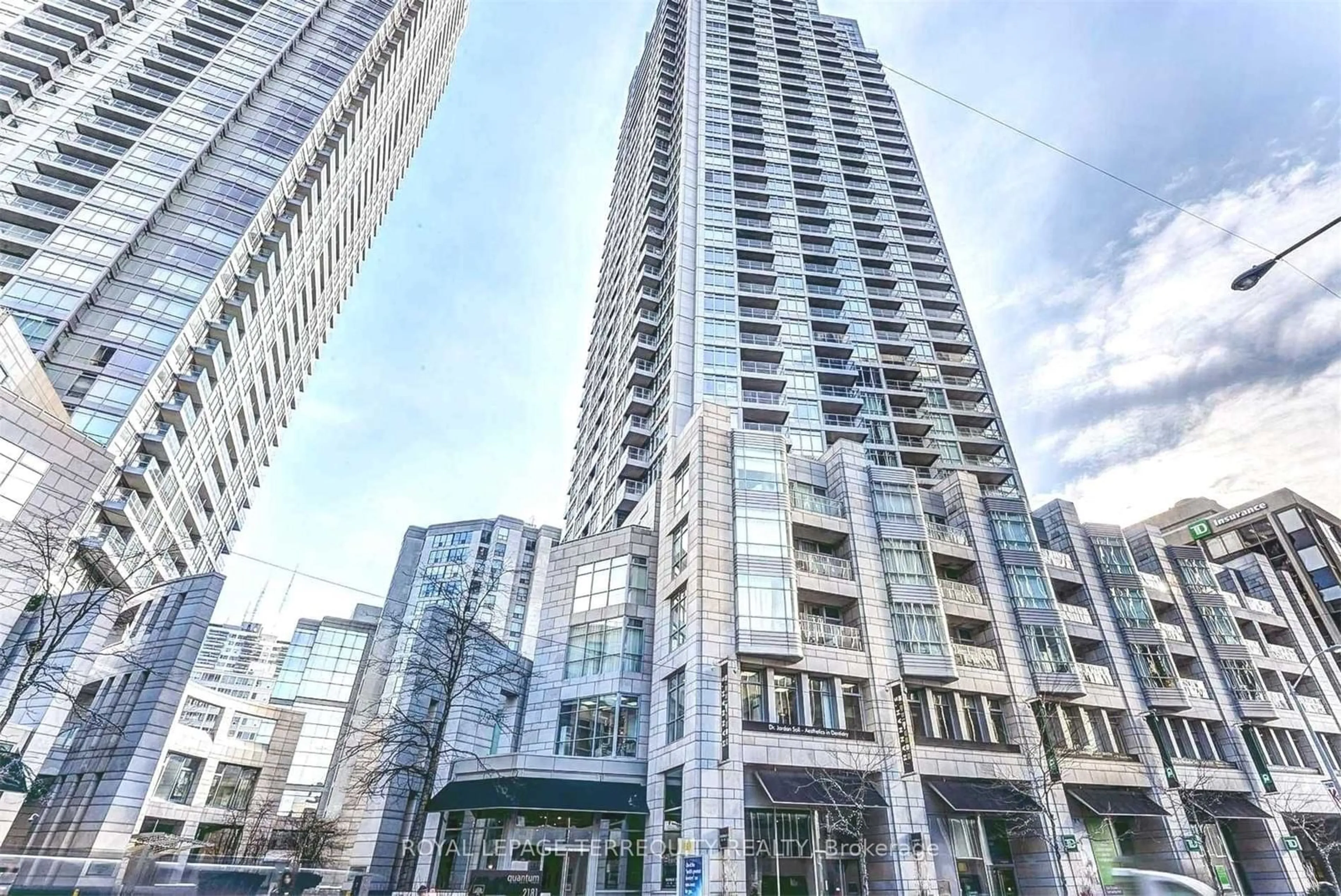 A pic from exterior of the house or condo for 2181 Yonge St #2509, Toronto Ontario M4S 3H7