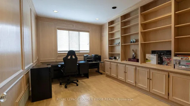 Additional property image - 301 Holmes Ave
