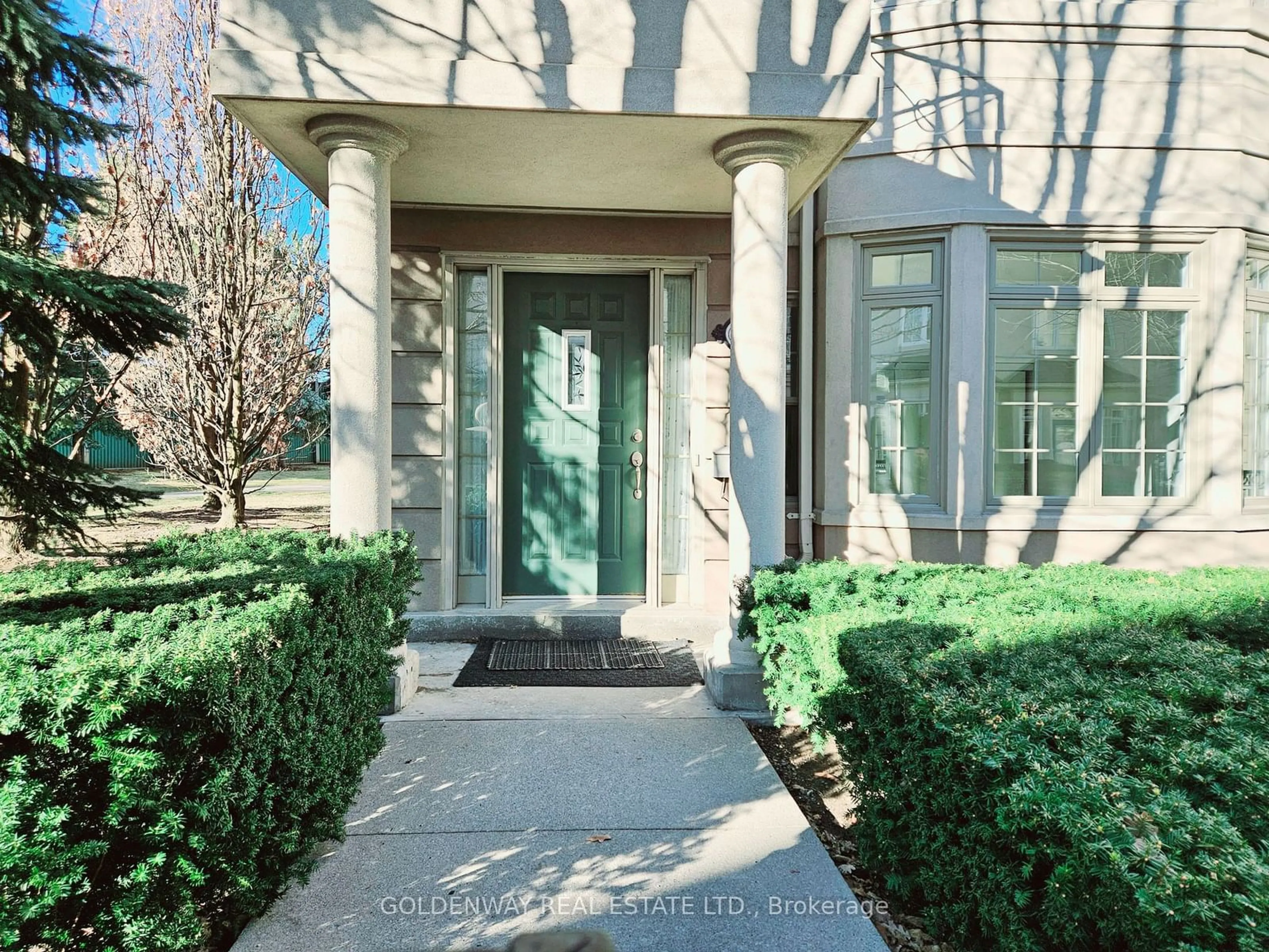 Indoor entryway for 17 Barberry Pl #GV128, Toronto Ontario M2K 3E2