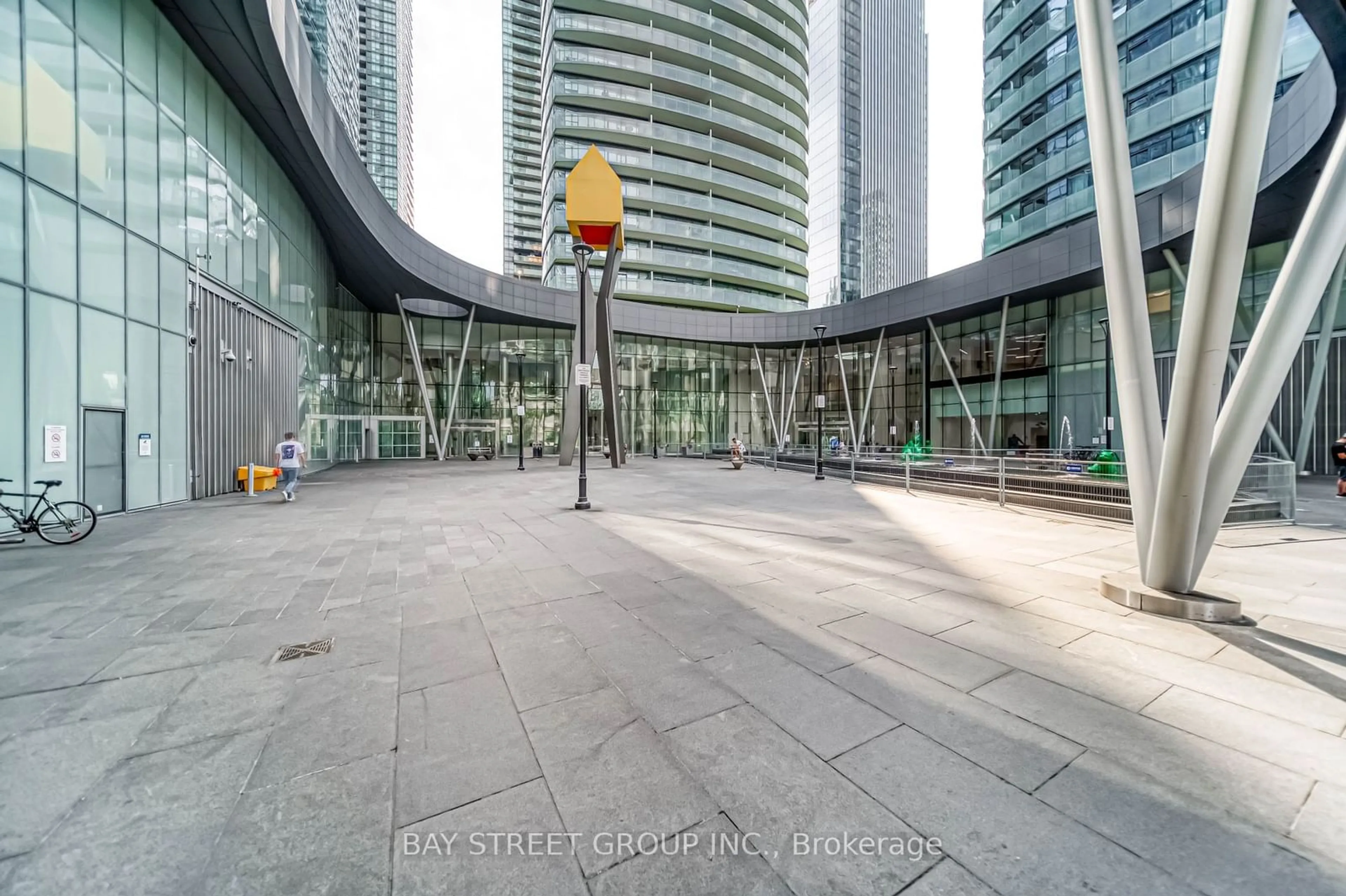 Indoor foyer for 12 York St #1308, Toronto Ontario M5J 2Z2