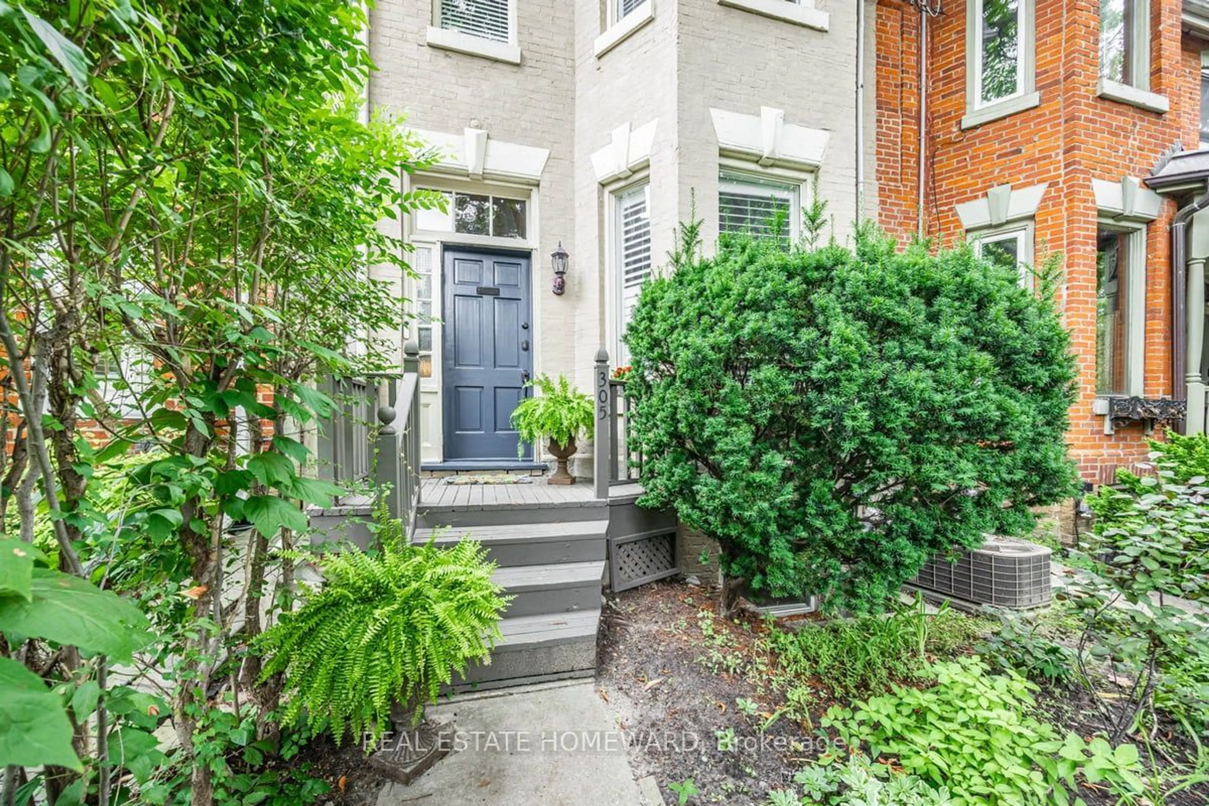 A pic from exterior of the house or condo for 305 Sumach St, Toronto Ontario M5A 3K4