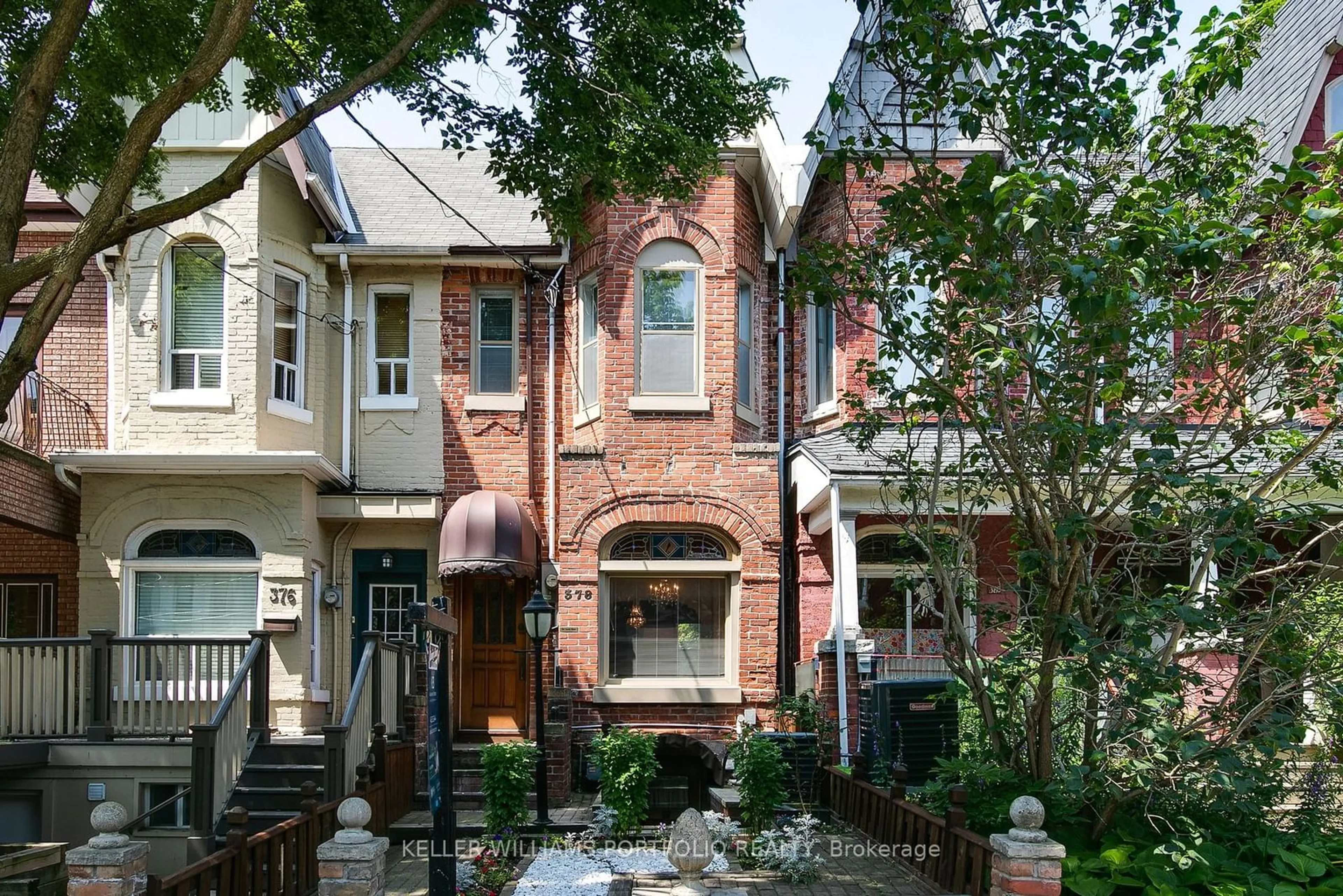 Home with brick exterior material for 378 Shaw St, Toronto Ontario M6J 2X3