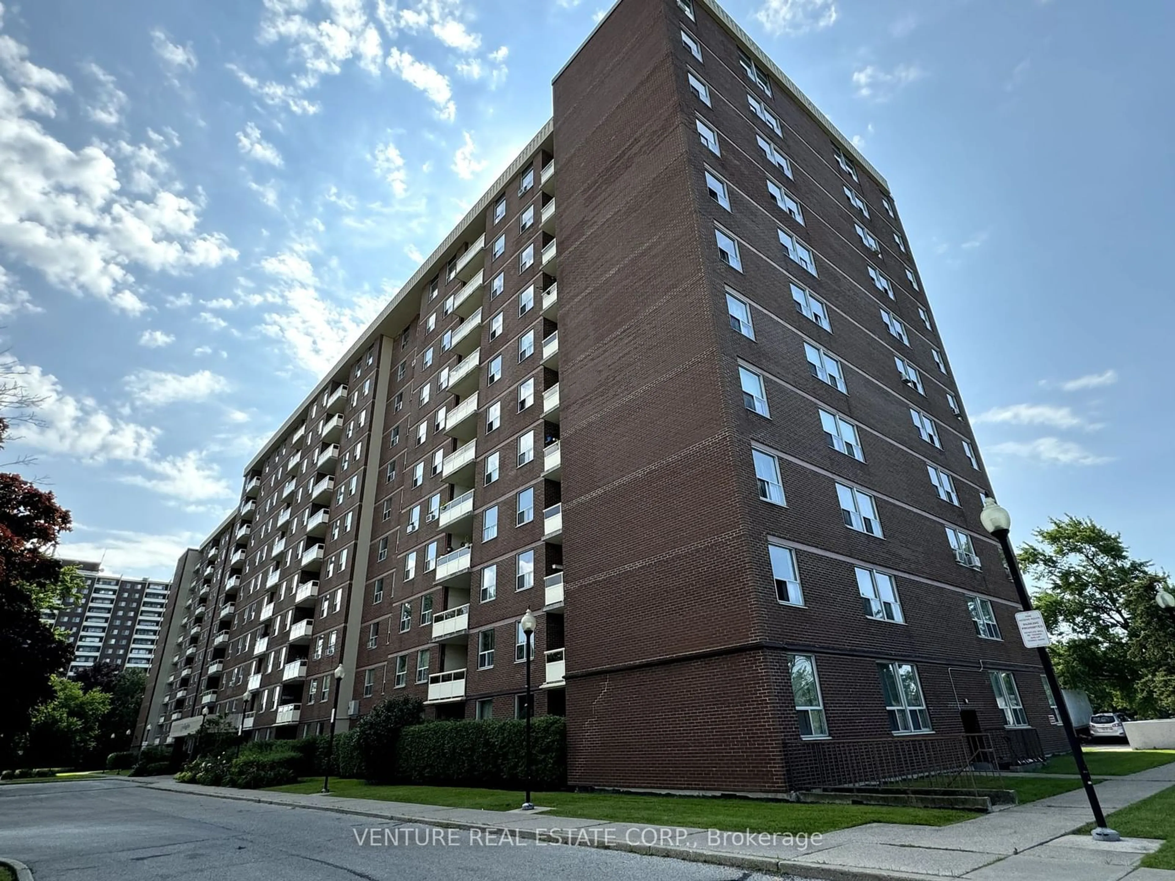 A pic from exterior of the house or condo for 175 Hilda Ave #612, Toronto Ontario M2M 1V8