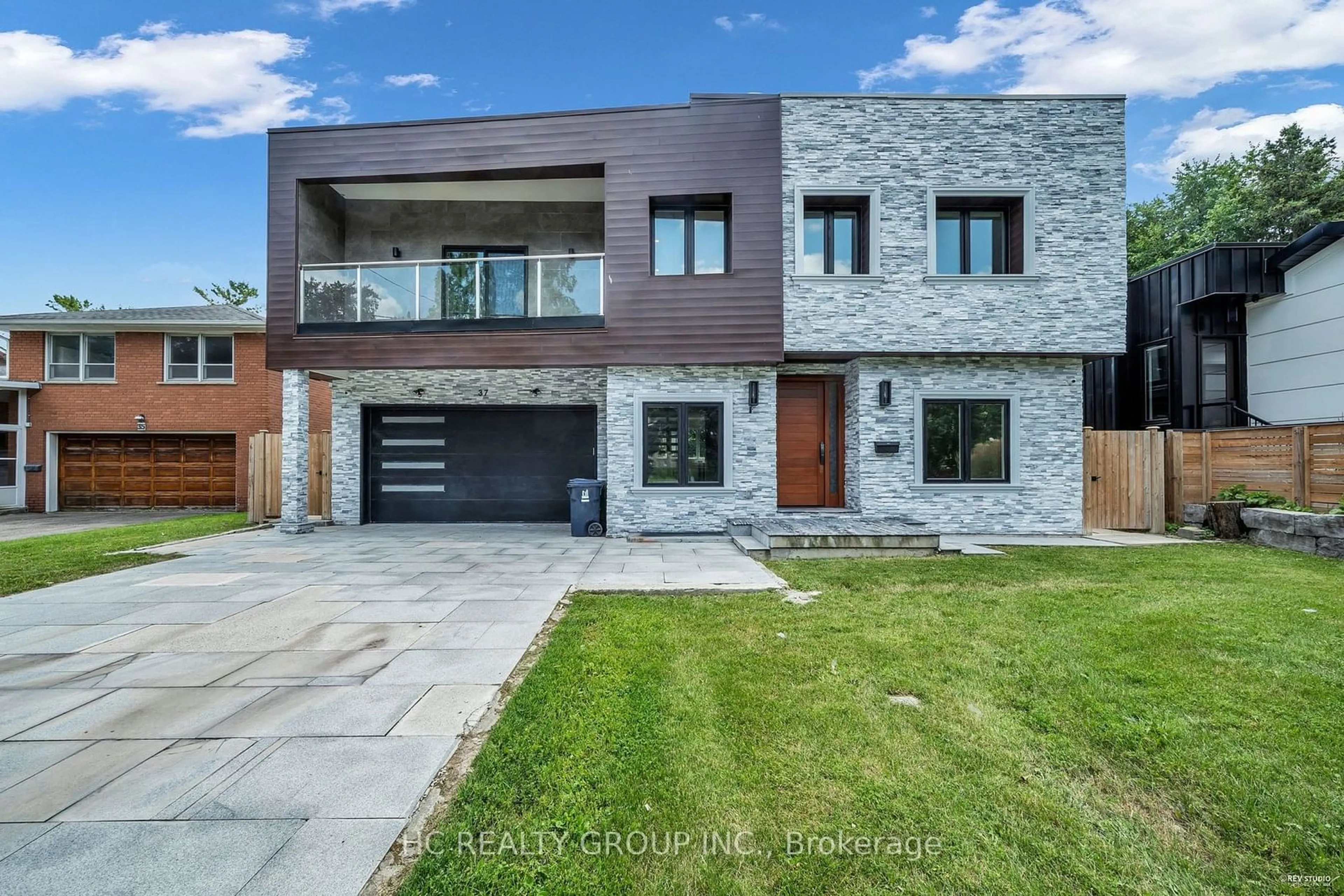 Home with brick exterior material for 37 Geraldton Cres, Toronto Ontario M2J 2R5