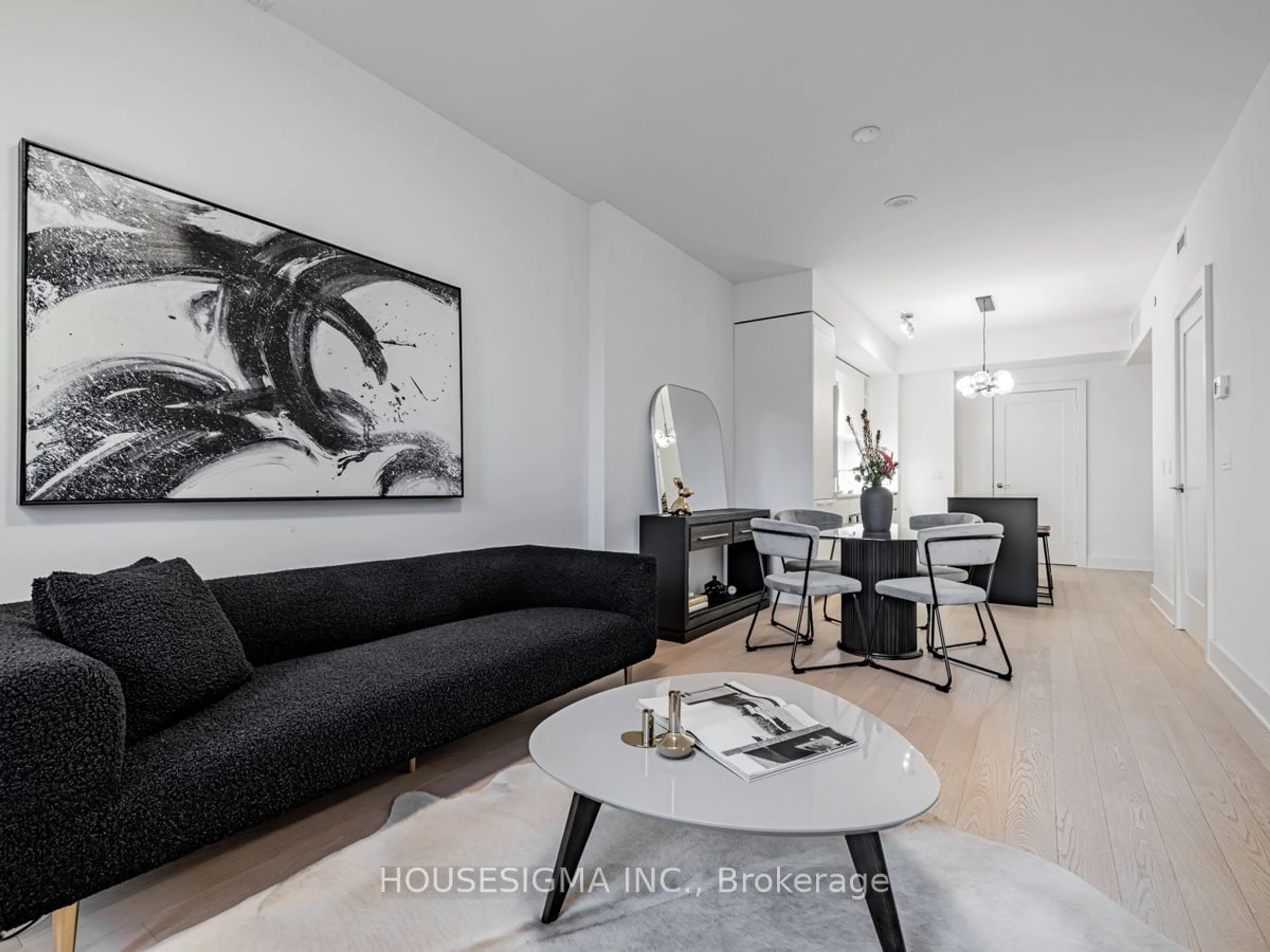 Living room for 128 Pears Ave #302, Toronto Ontario M5R 0A9