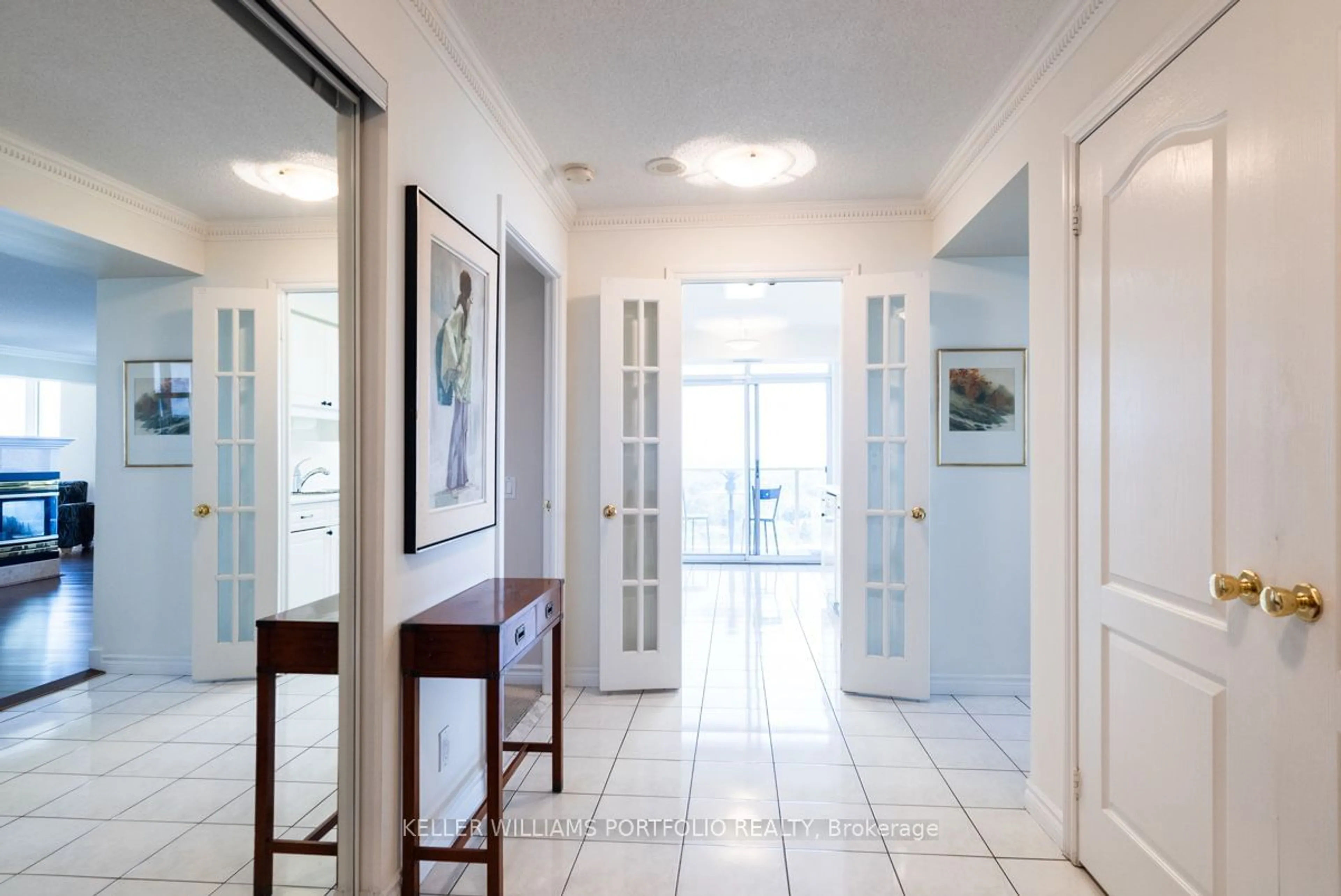 Indoor entryway for 265 Ridley Blvd #1708, Toronto Ontario M5M 4N8