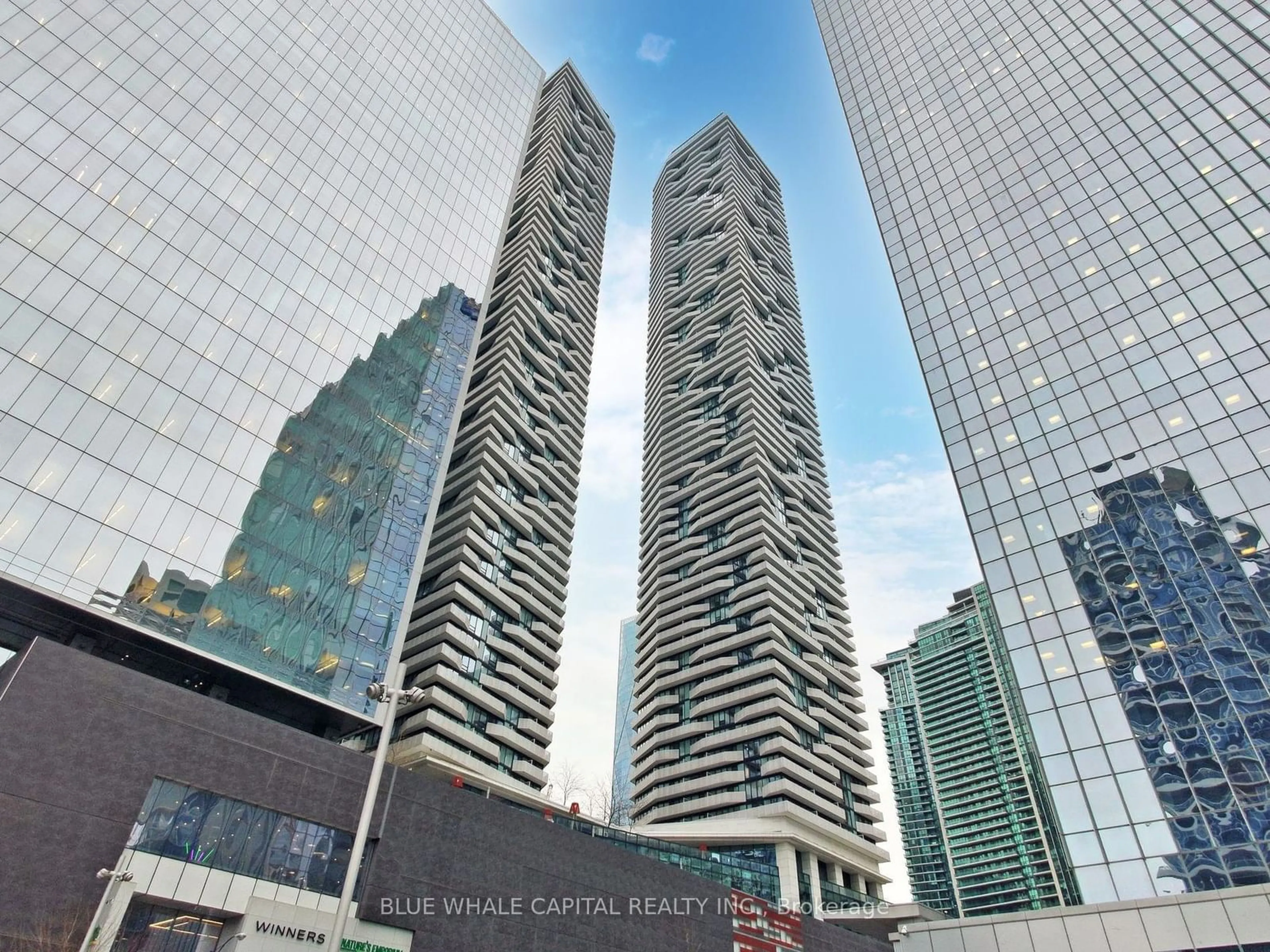 A pic from exterior of the house or condo, the front or back of building for 100 Harbour St #3206, Toronto Ontario M5J 0B5