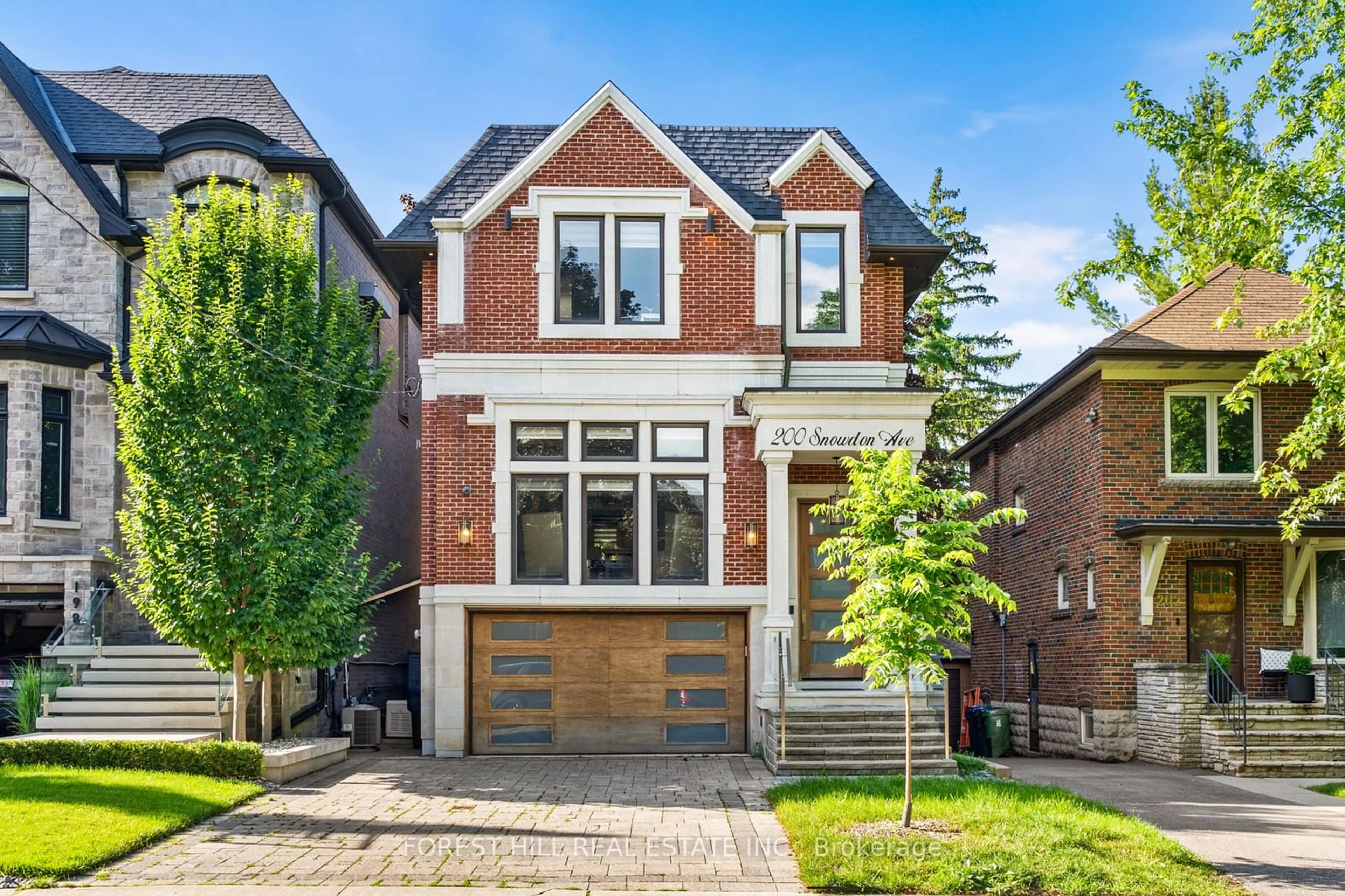 Home with brick exterior material for 200 Snowdon Ave, Toronto Ontario M4N 2B2