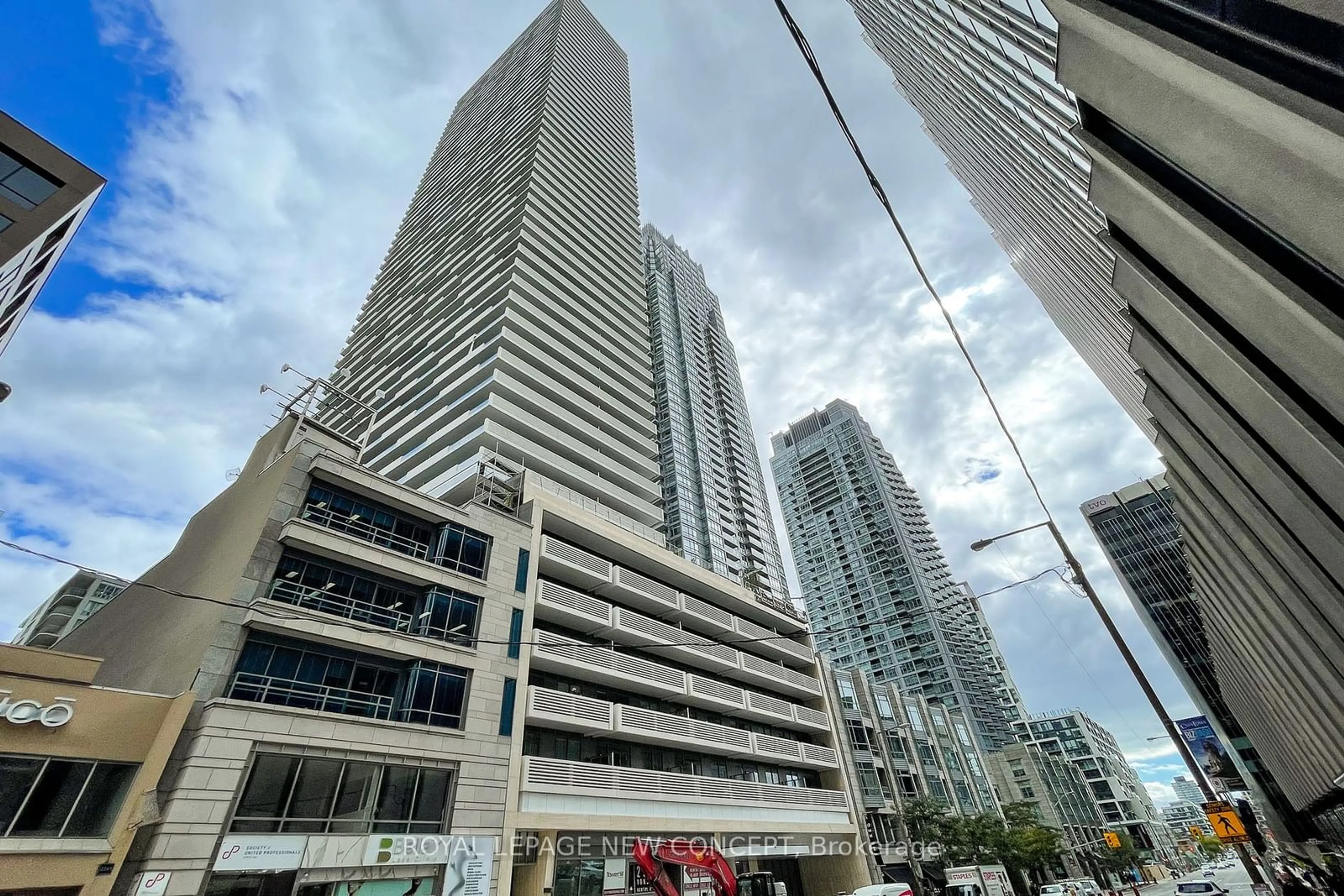 A pic from exterior of the house or condo for 2221 Yonge St #2008, Toronto Ontario M4S 0B8