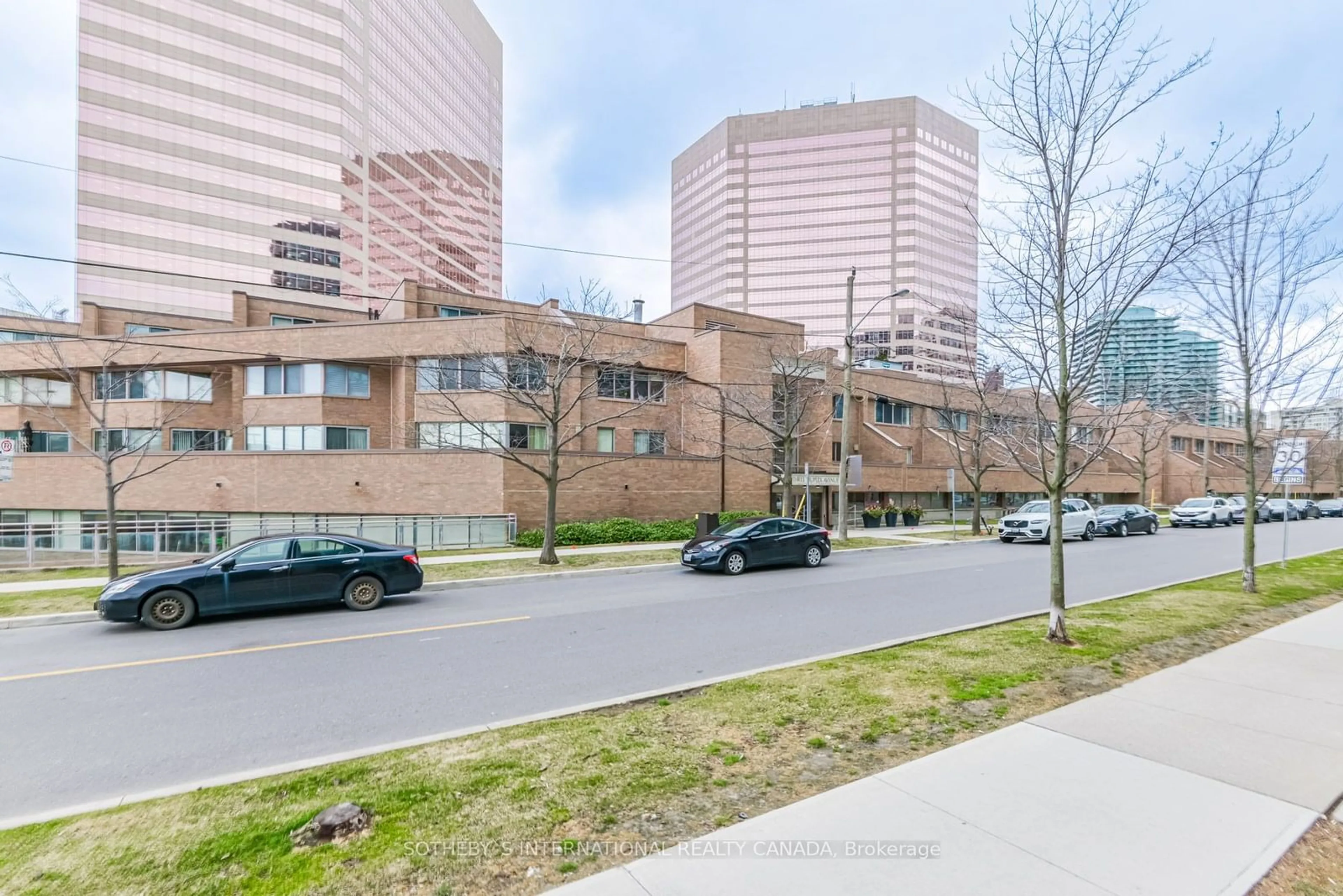 Street view for 3 Duplex Ave #108, Toronto Ontario M2M 4G6