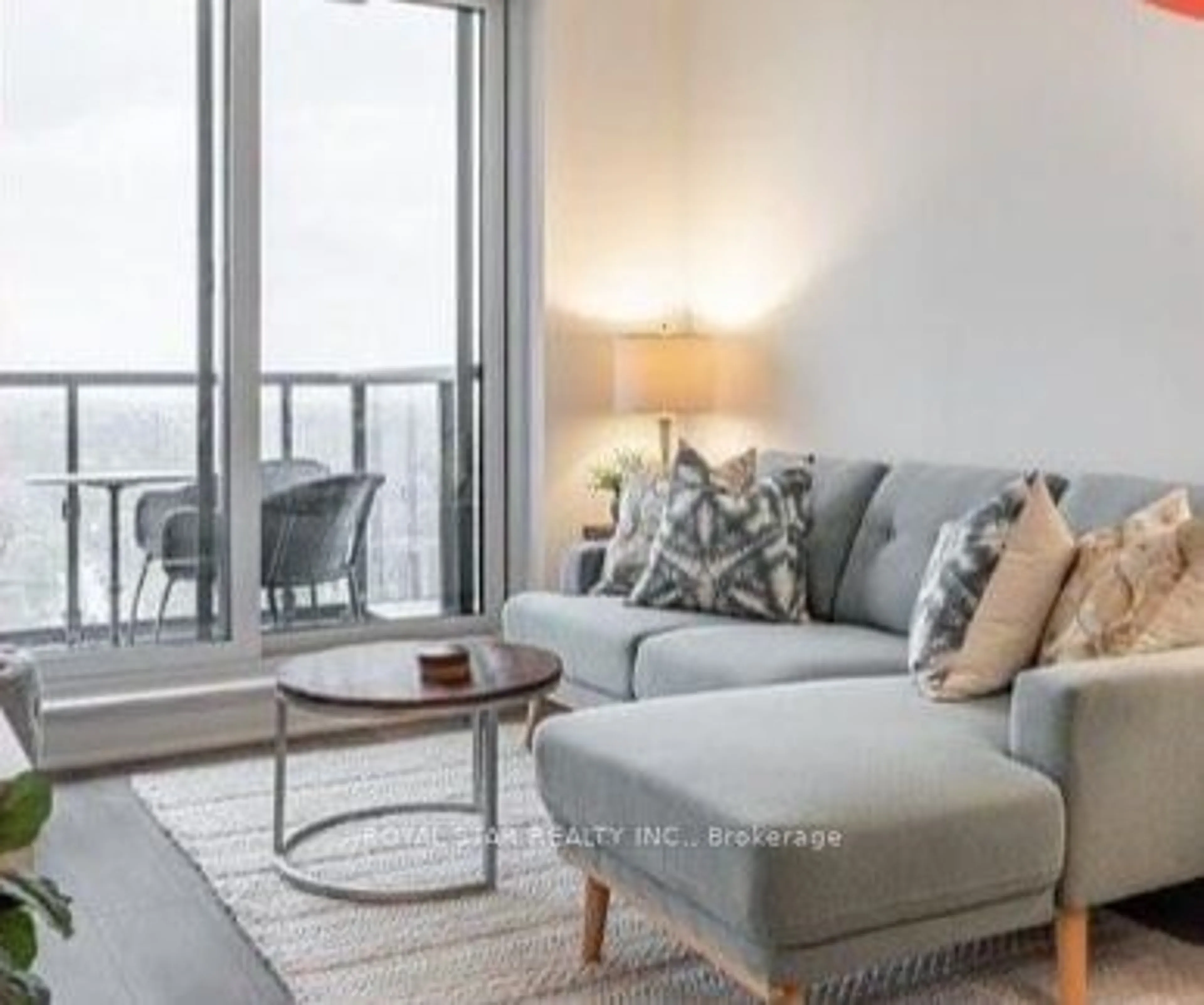 Living room for 130 River St #1501, Toronto Ontario M5A 0R8