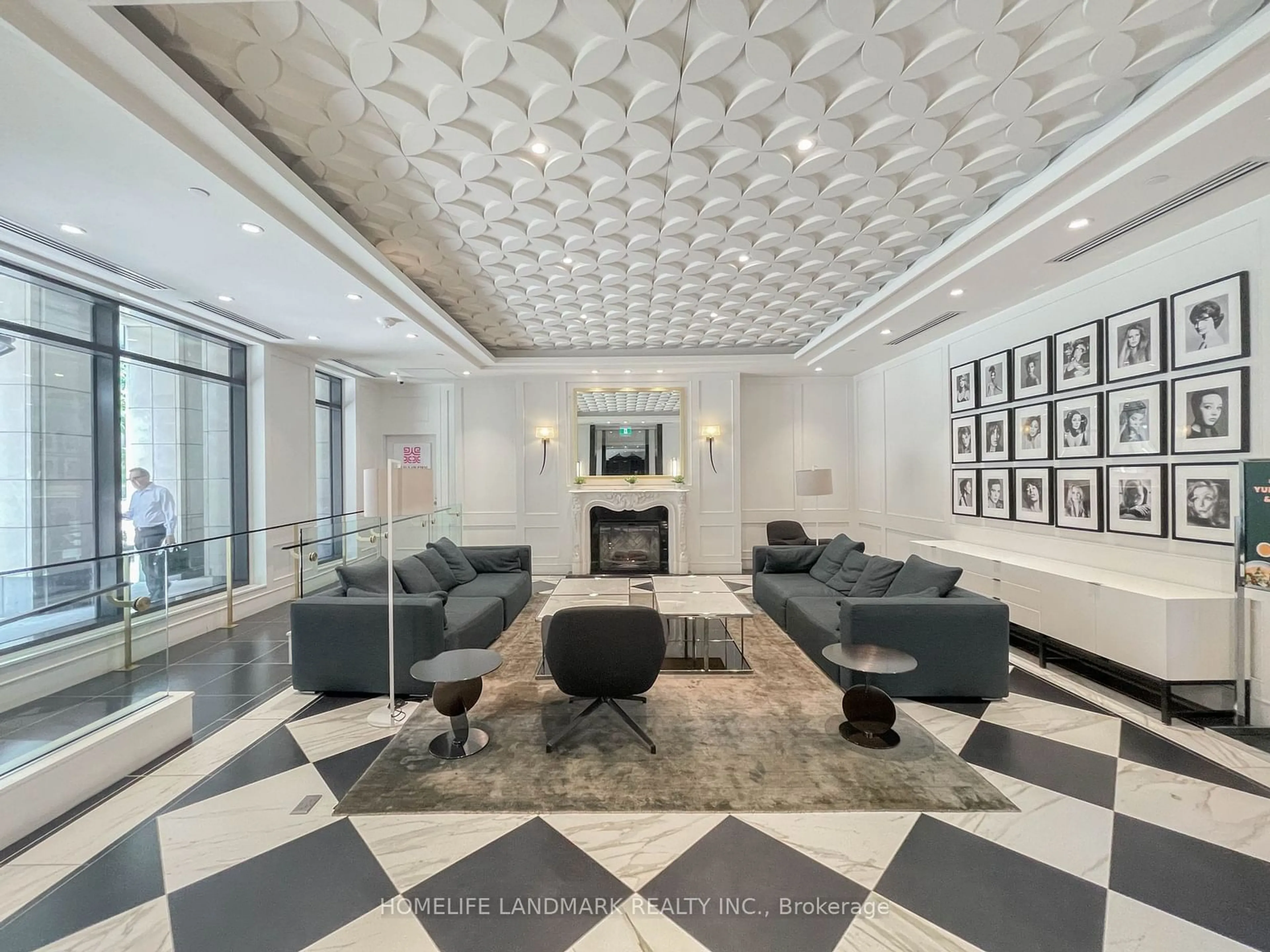 Indoor lobby for 955 Bay St #1617, Toronto Ontario M5S 2A2