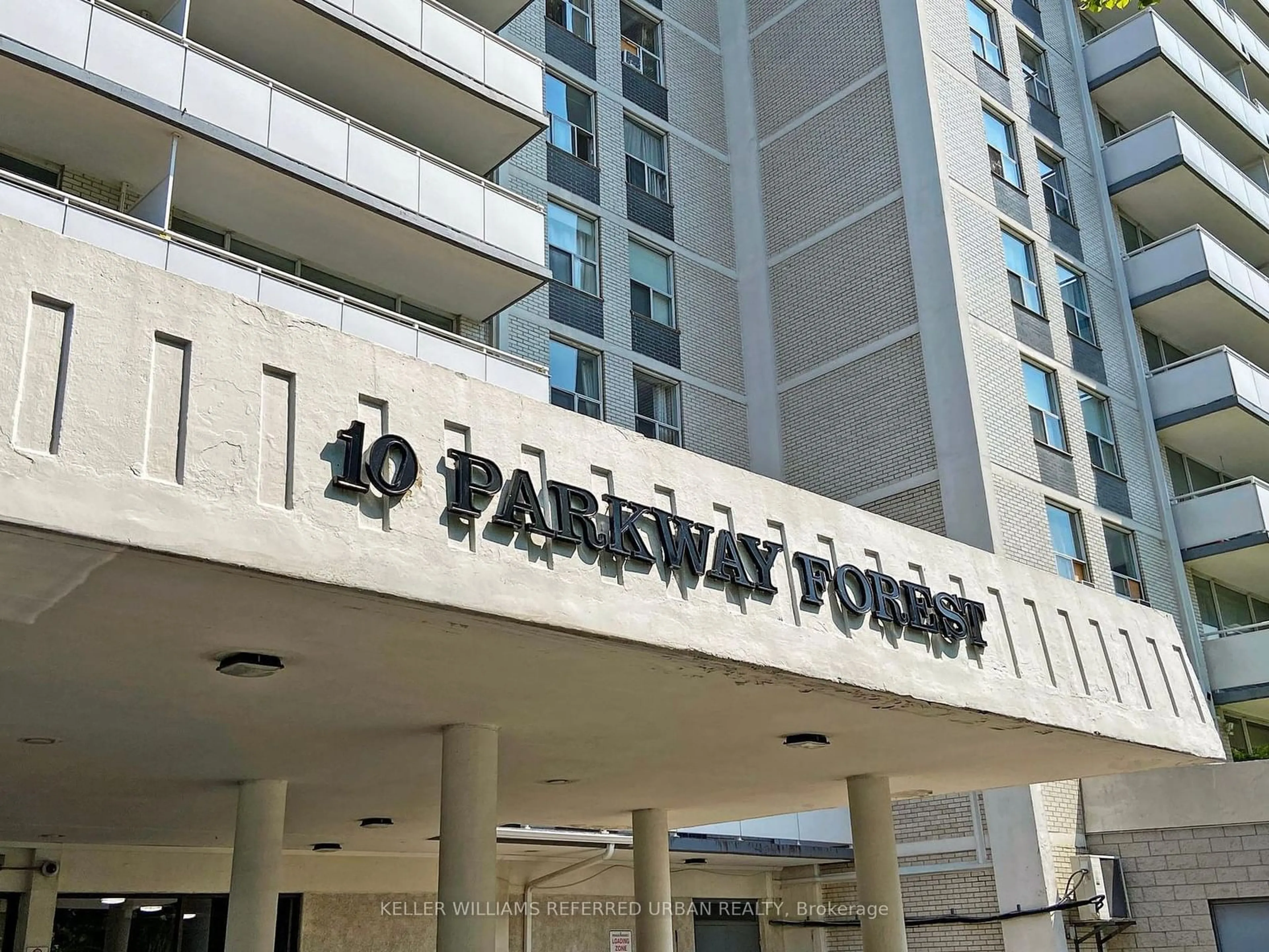 Indoor foyer for 10 Parkway Forest Dr #1111, Toronto Ontario M2J 1L3