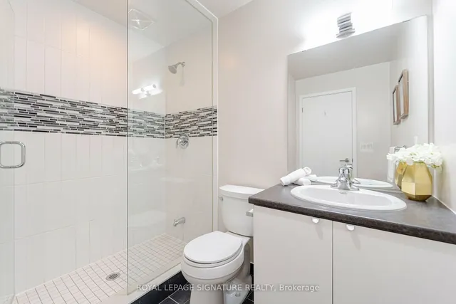 Additional property image - 400 Wellington St Unit 908