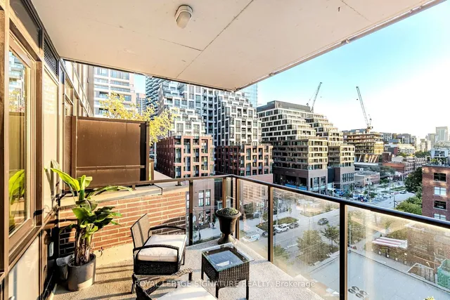 Additional property image - 400 Wellington St Unit 908
