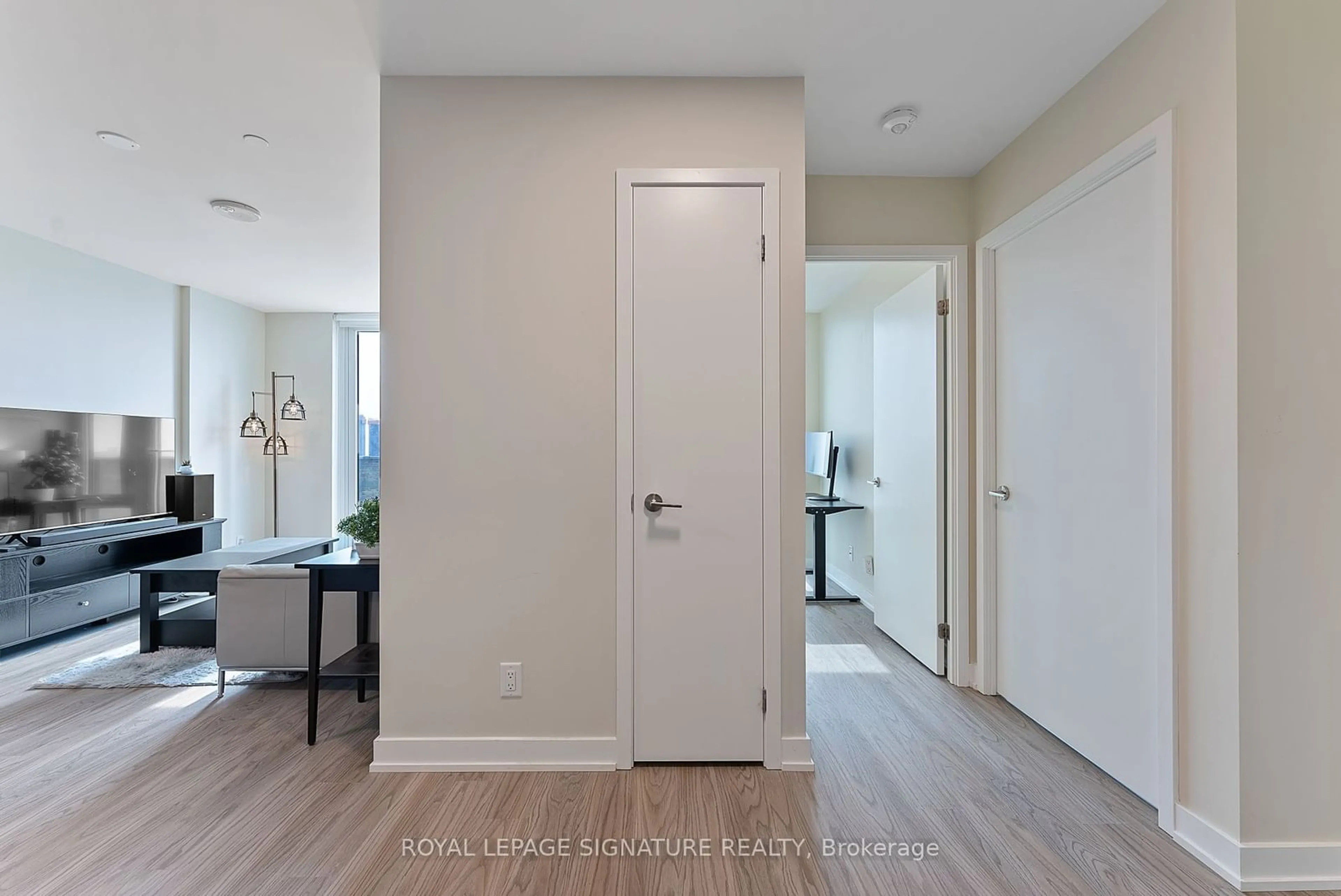 Indoor entryway for 38 Monte Kwinter Crt #1412, Toronto Ontario M3H 0E2