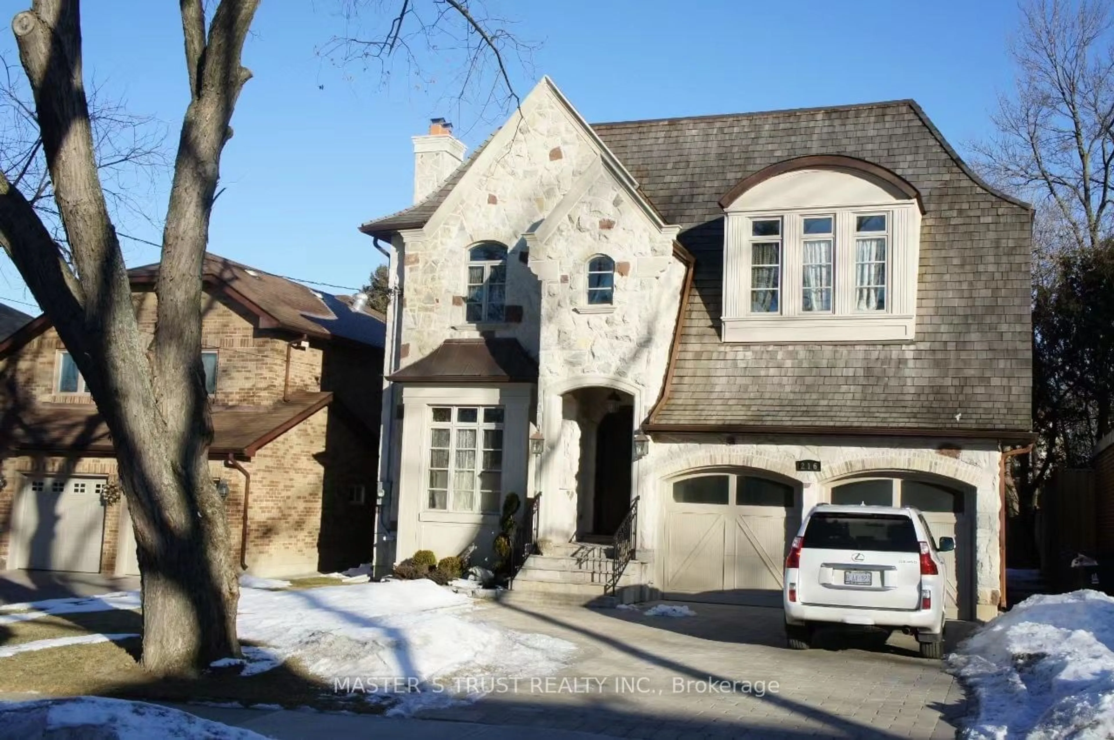 Frontside or backside of a home for 216 Parkview Ave, Toronto Ontario M2N 3Y8