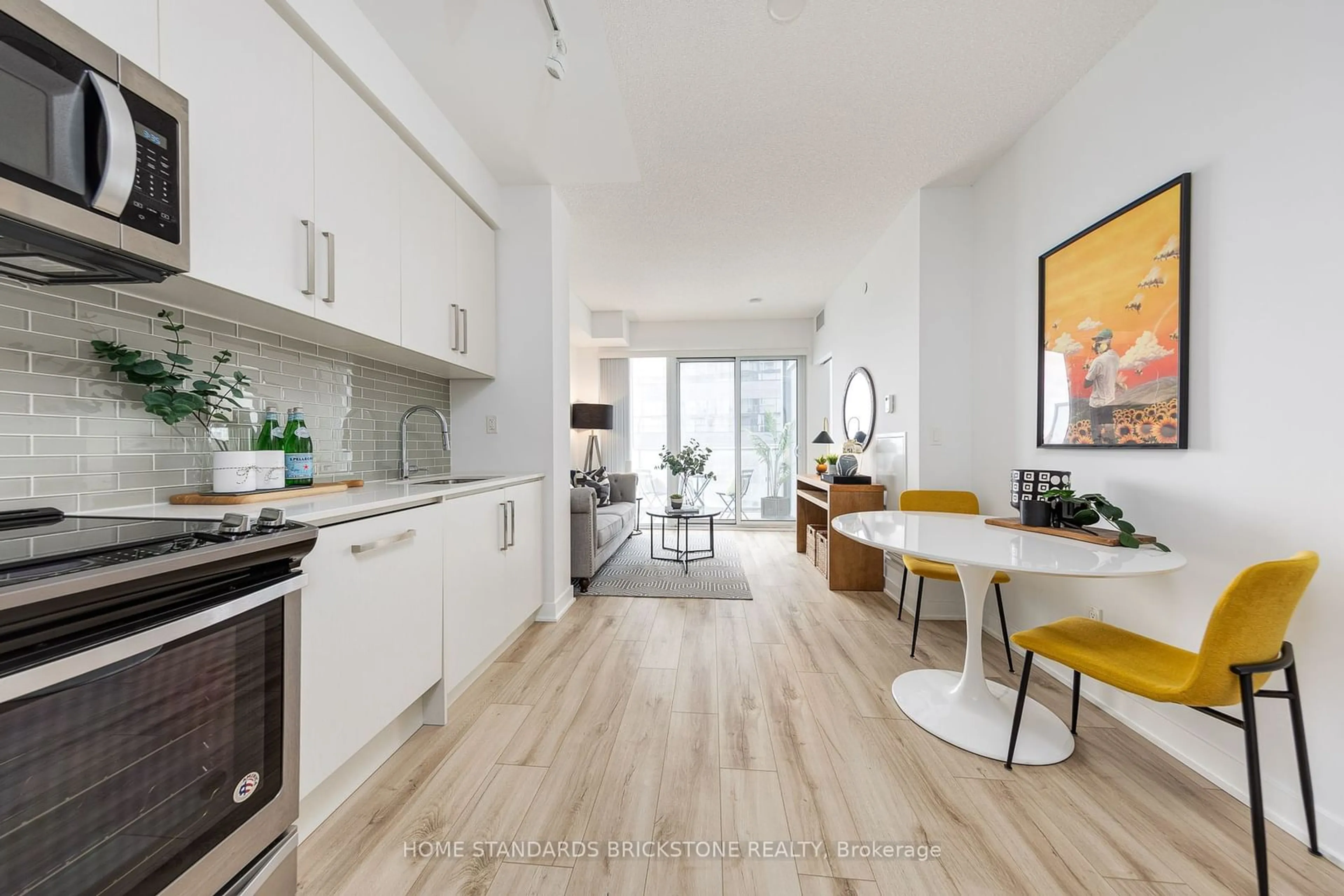 Contemporary kitchen for 5180 Yonge St #904, Toronto Ontario M2N 5P6