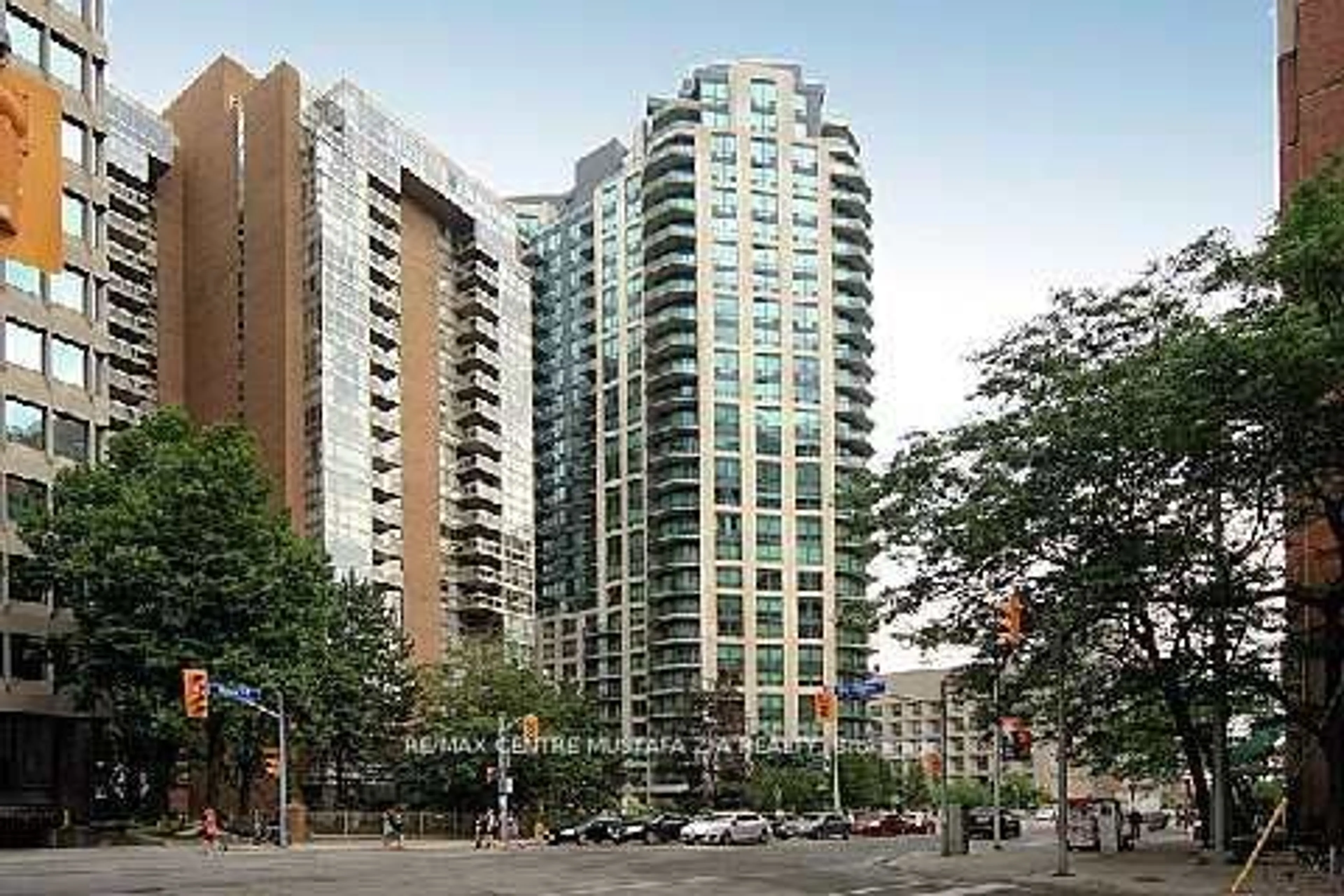 A pic from exterior of the house or condo for 300 Bloor St #1903, Toronto Ontario M4W 3Y2