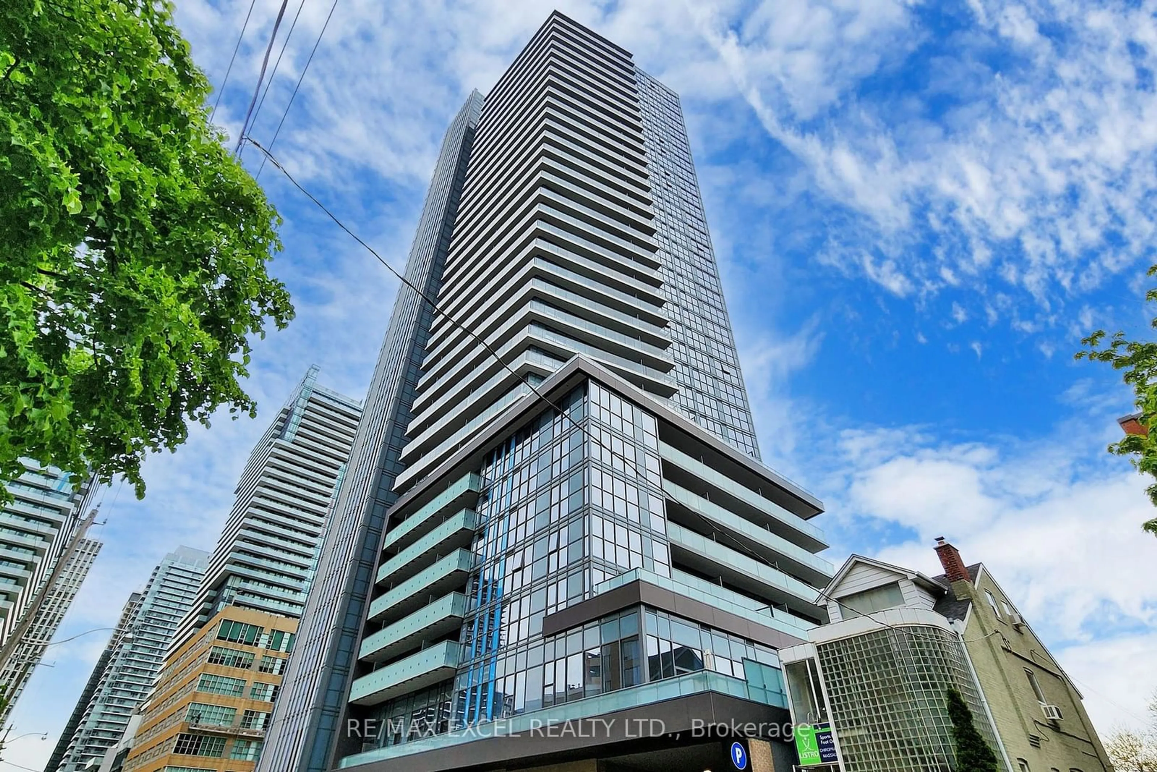 A pic from exterior of the house or condo for 125 Redpath Ave #1411, Toronto Ontario M4P 1J5