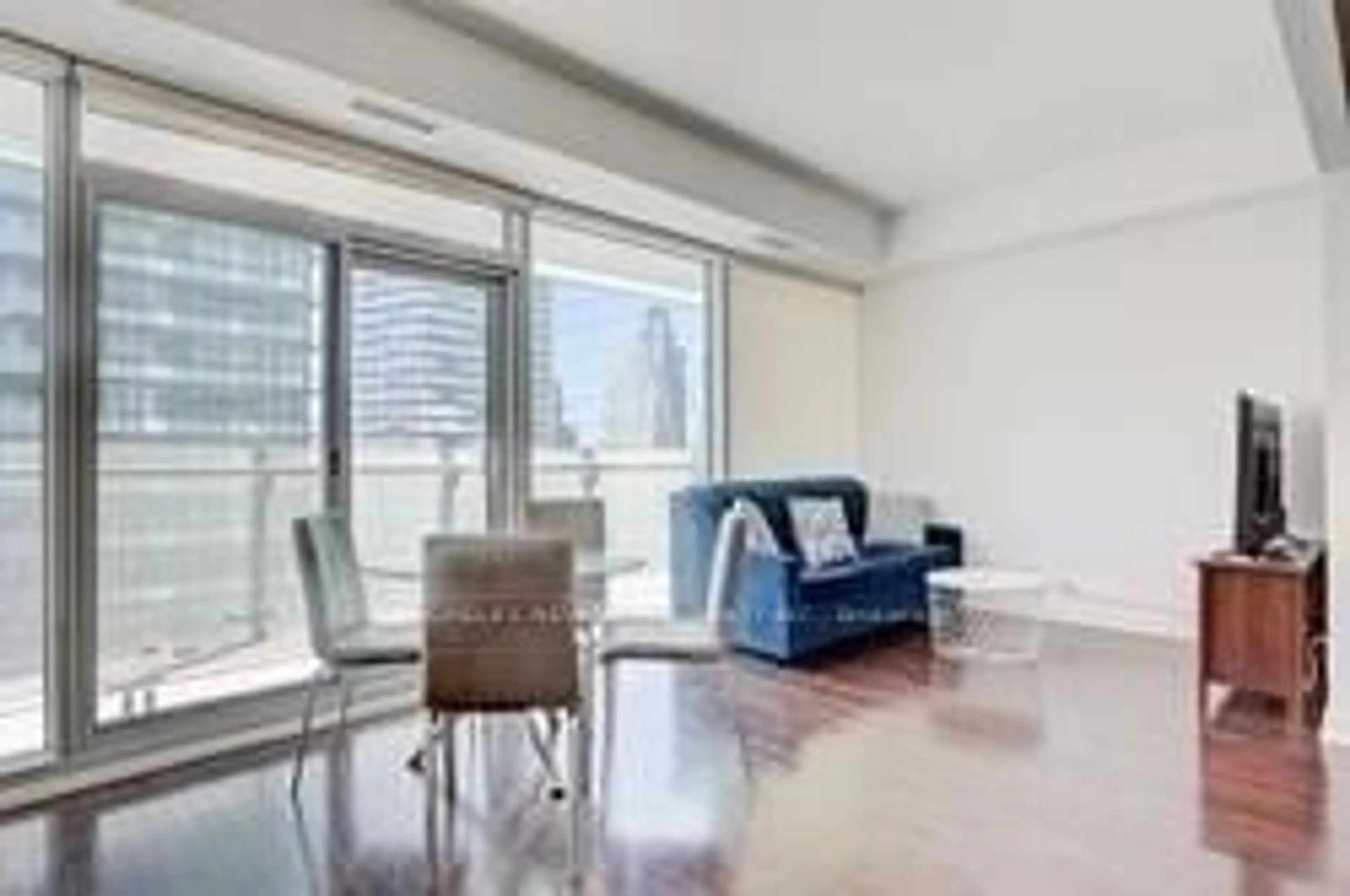 A pic of a room for 14 York St #2812, Toronto Ontario M5J 2Z2