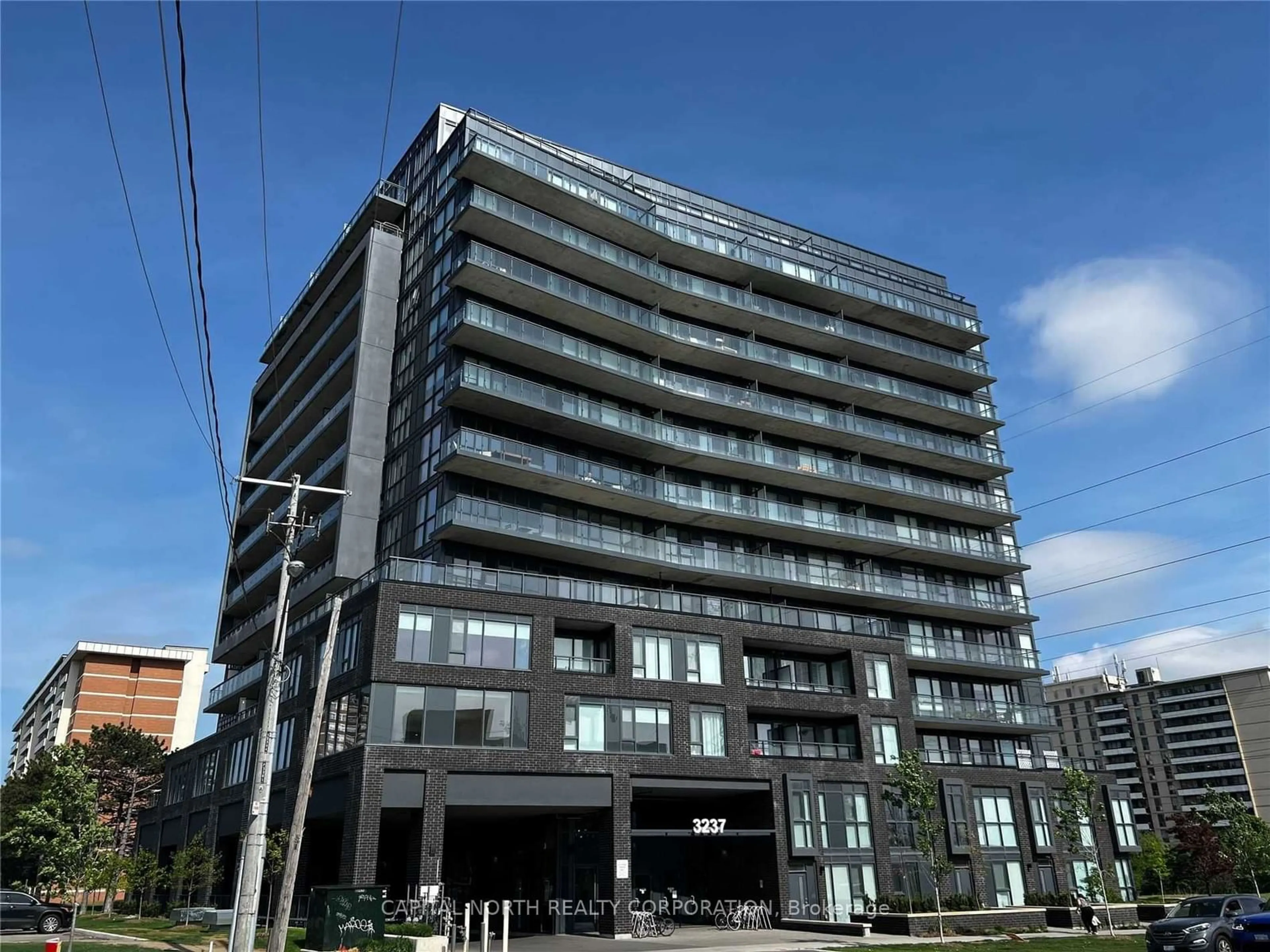 A pic from exterior of the house or condo for 3237 Bayview Ave #103, Toronto Ontario M2K 2J9