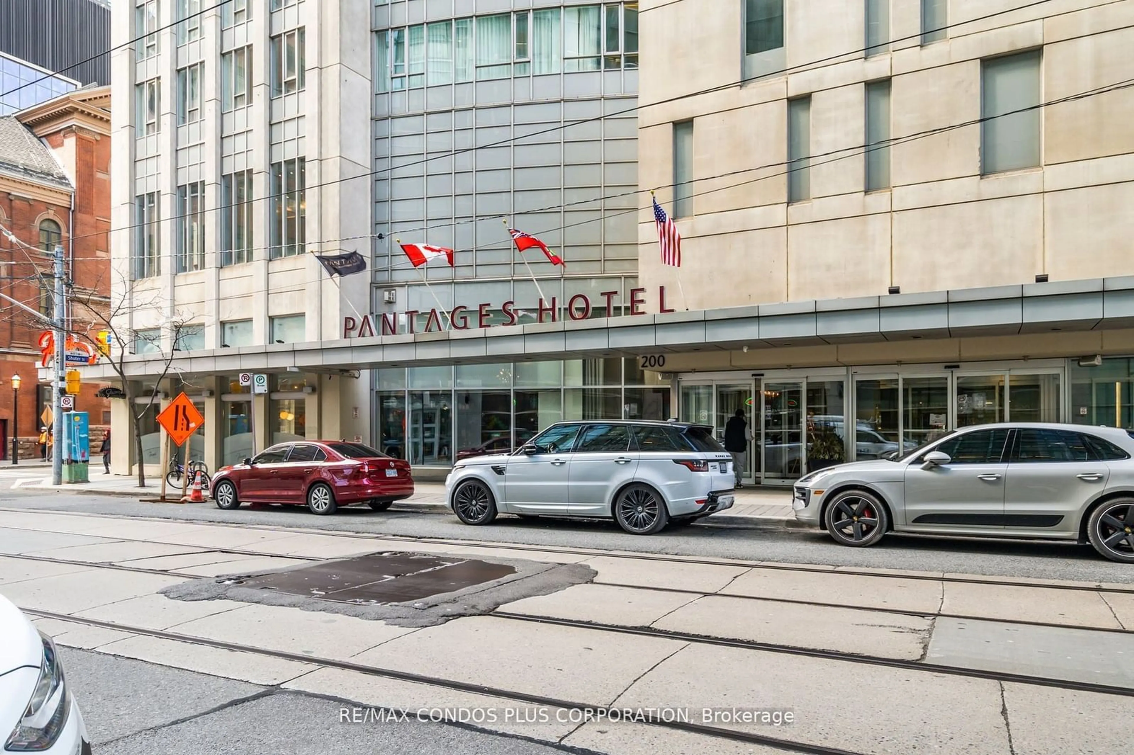 Outside view for 200 Victoria St #1214, Toronto Ontario M5B 1V8