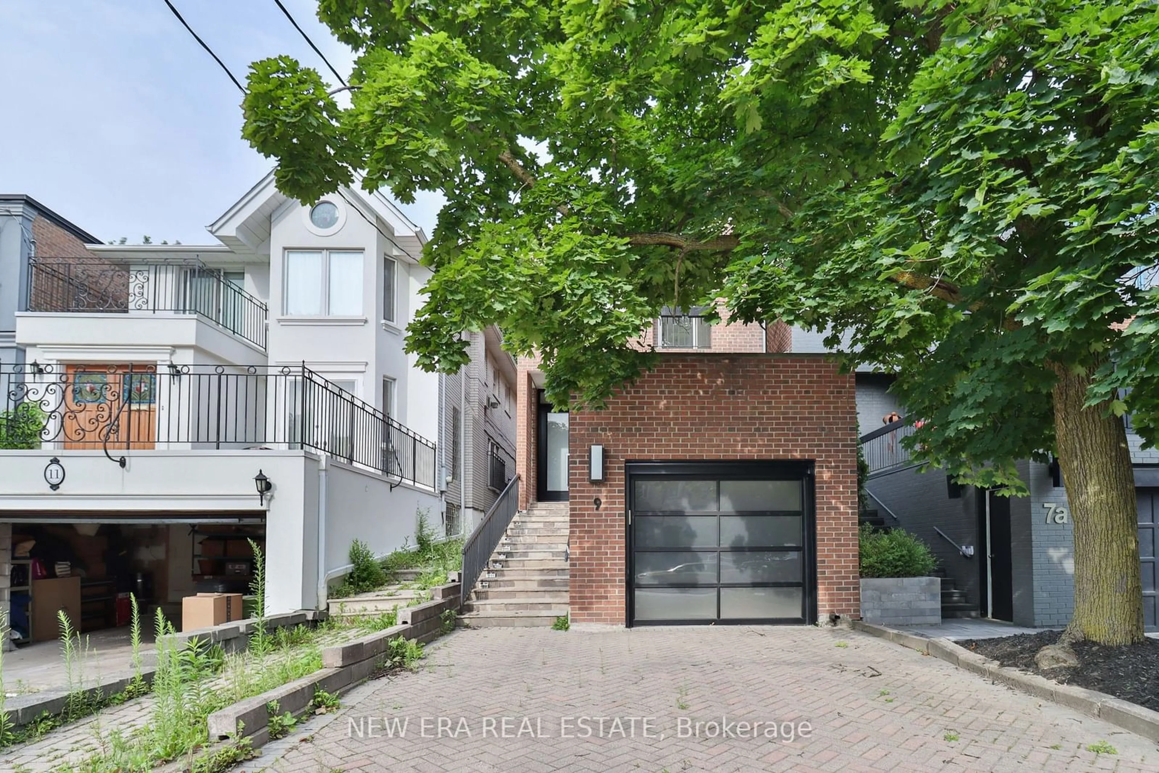 A pic from exterior of the house or condo for 9 Gilgorm Rd, Toronto Ontario M5N 2M4