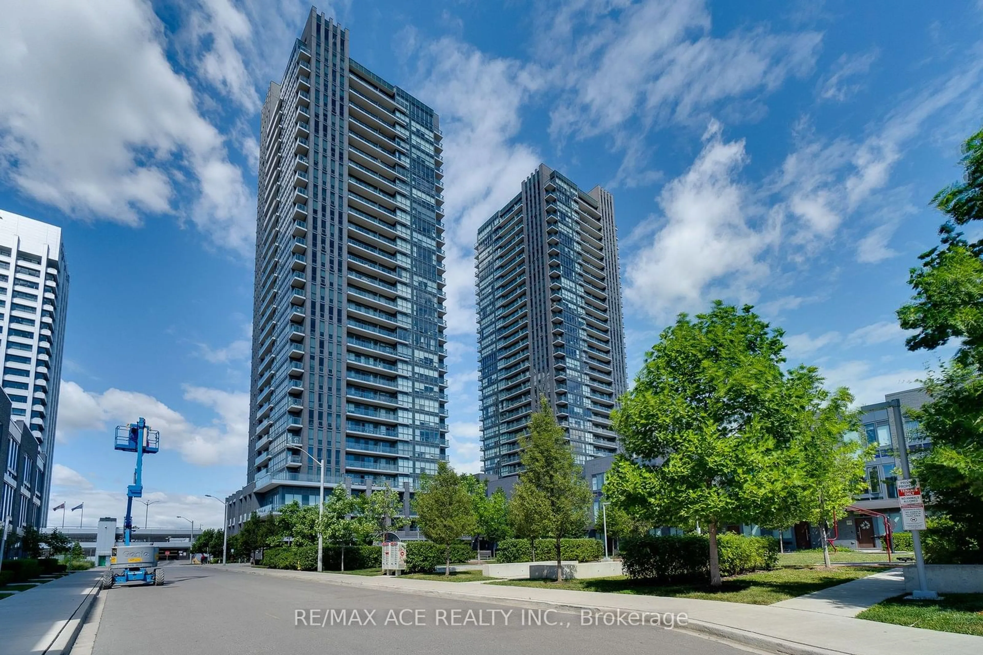 A pic from exterior of the house or condo for 2 Sonic Way #2801, Toronto Ontario M3C 0P2