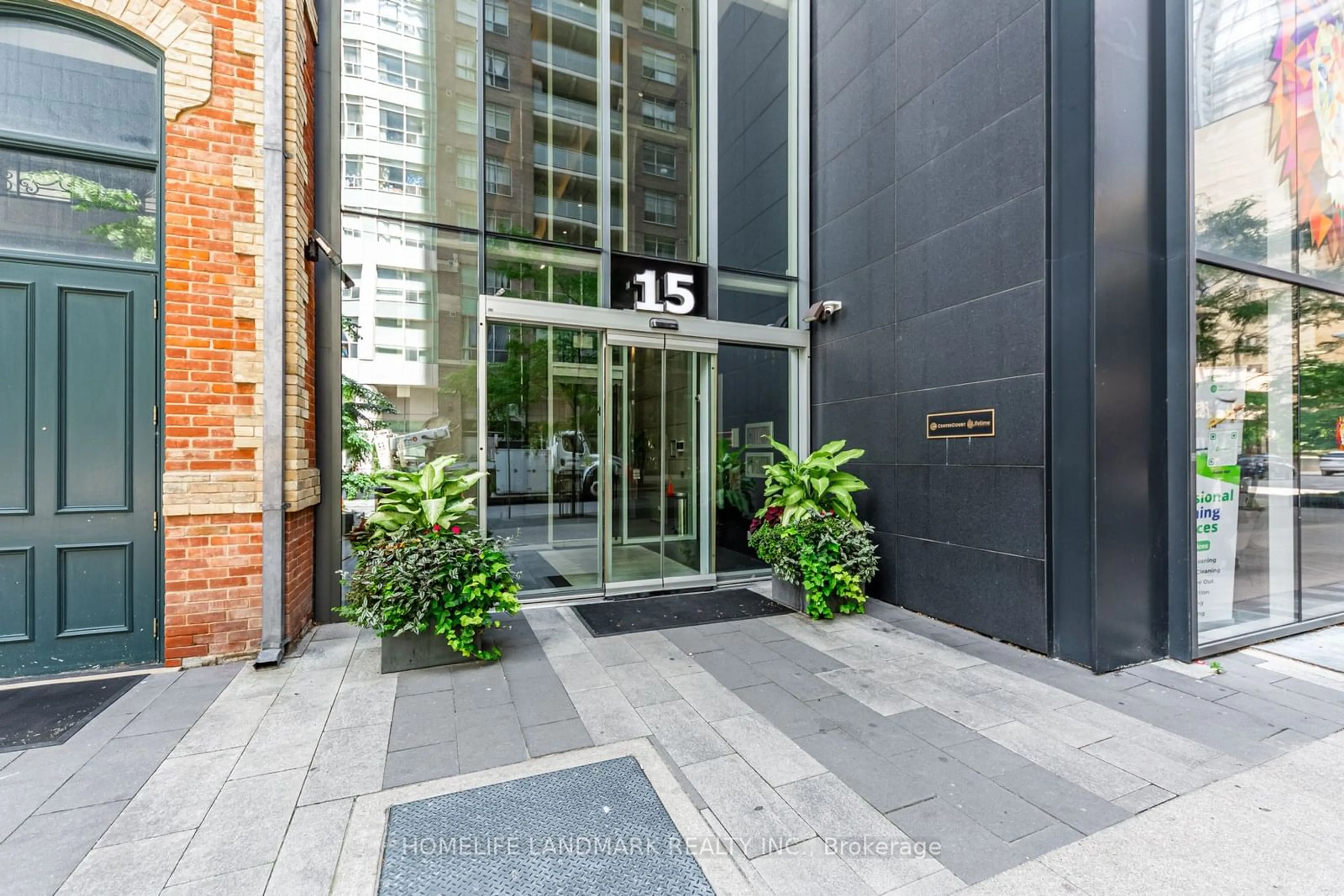 Indoor foyer for 15 Grenville St #4503, Toronto Ontario M4Y 0B9