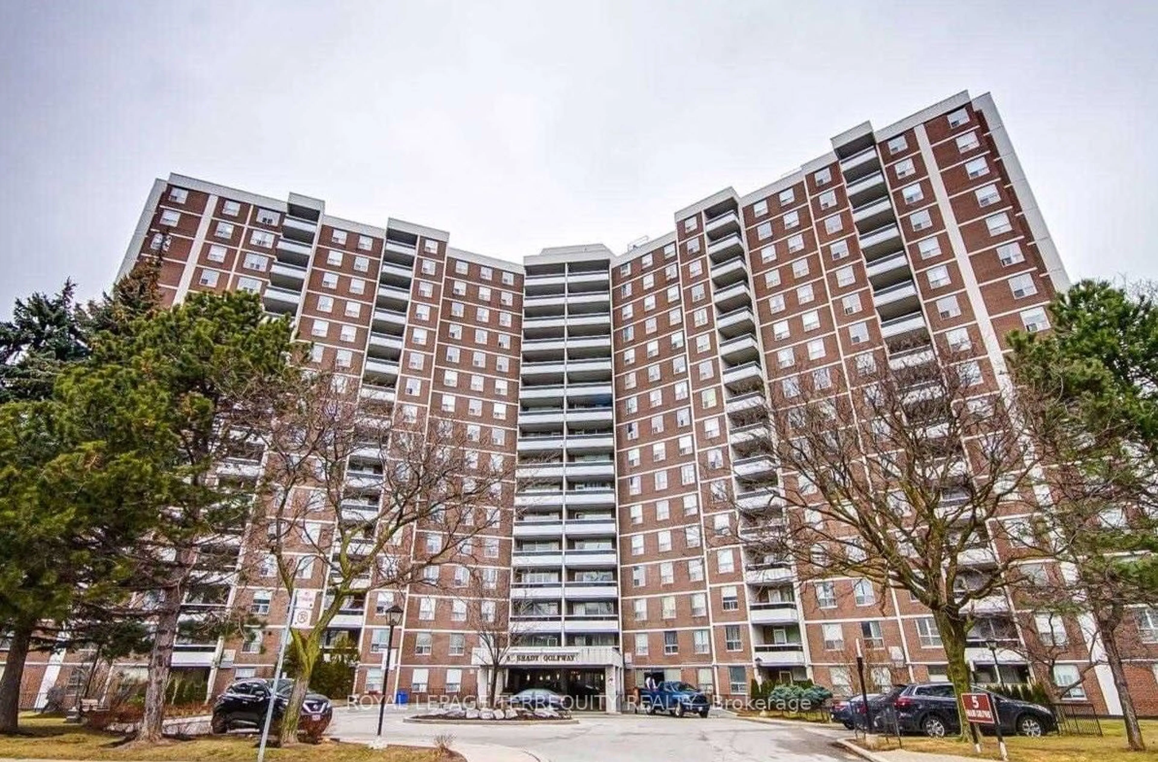 A pic from exterior of the house or condo for 5 Shady Gfwy #809, Toronto Ontario M3C 3A5