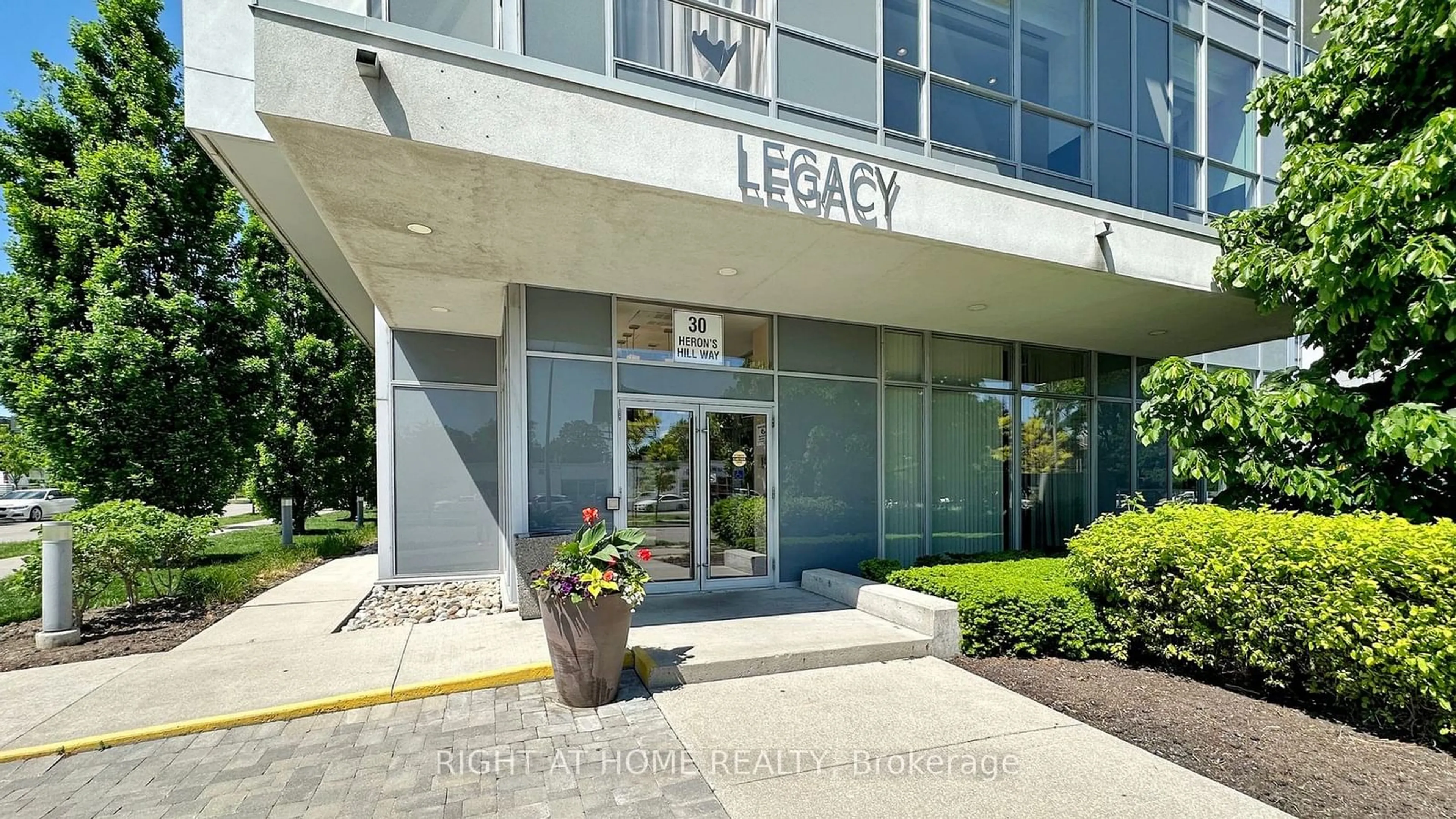 Indoor lobby for 30 Herons Hill Way #1002, Toronto Ontario M2J 0A7
