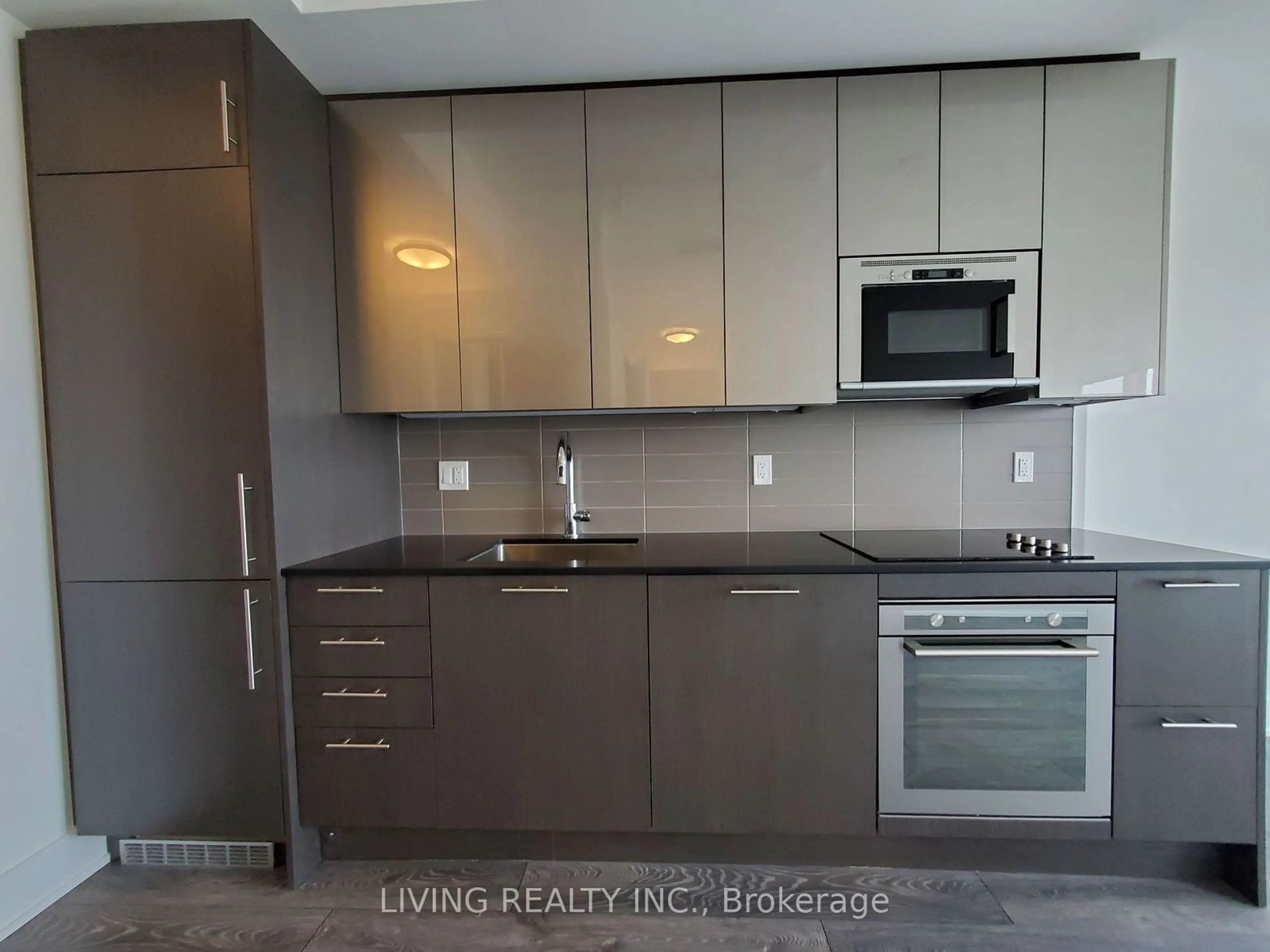 Standard kitchen for 403 Church St #2111, Toronto Ontario M4Y 0C9